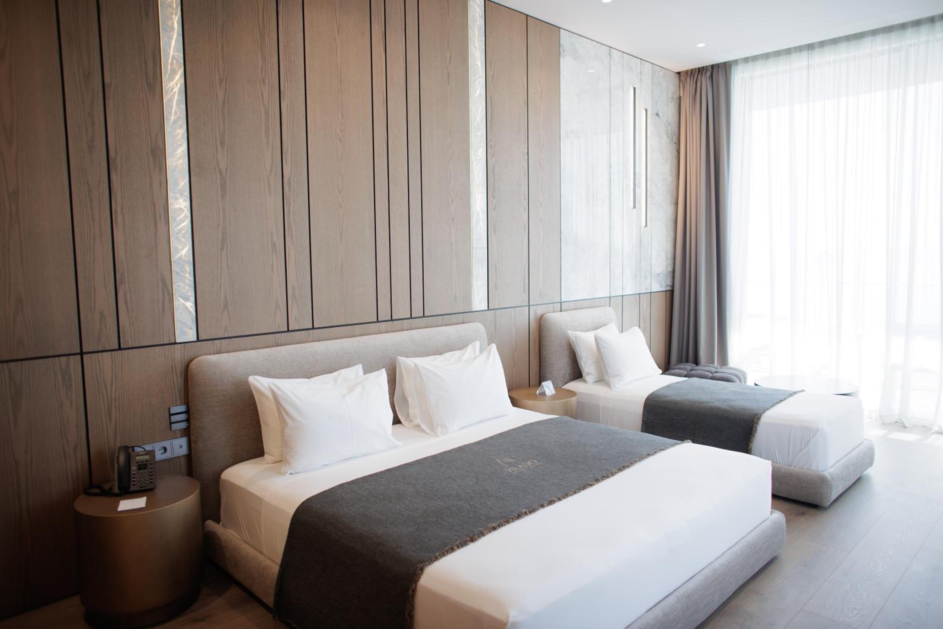 Deluxe Suite with Sea View photo 3