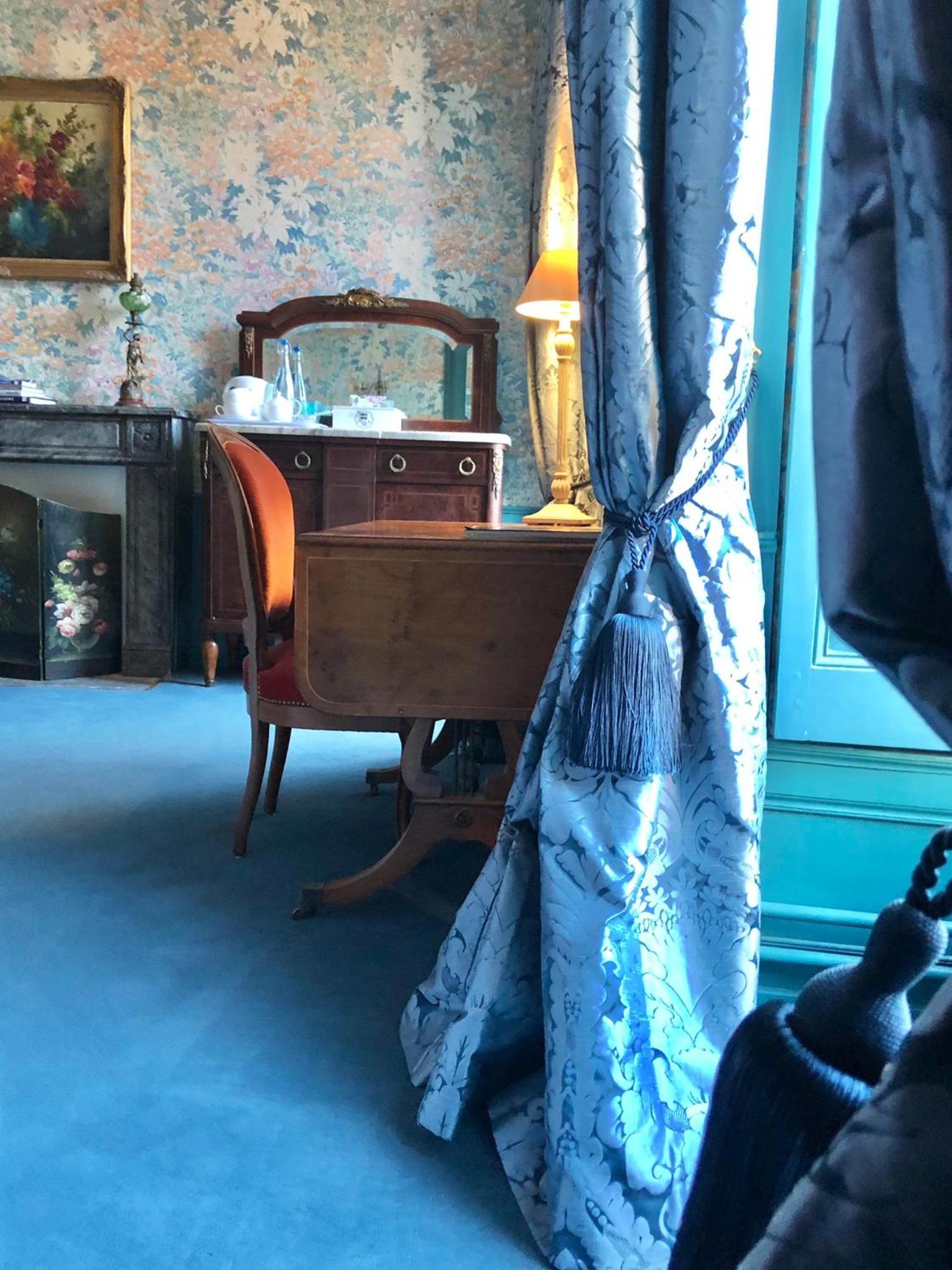 King Room with Balcony - Photo 1