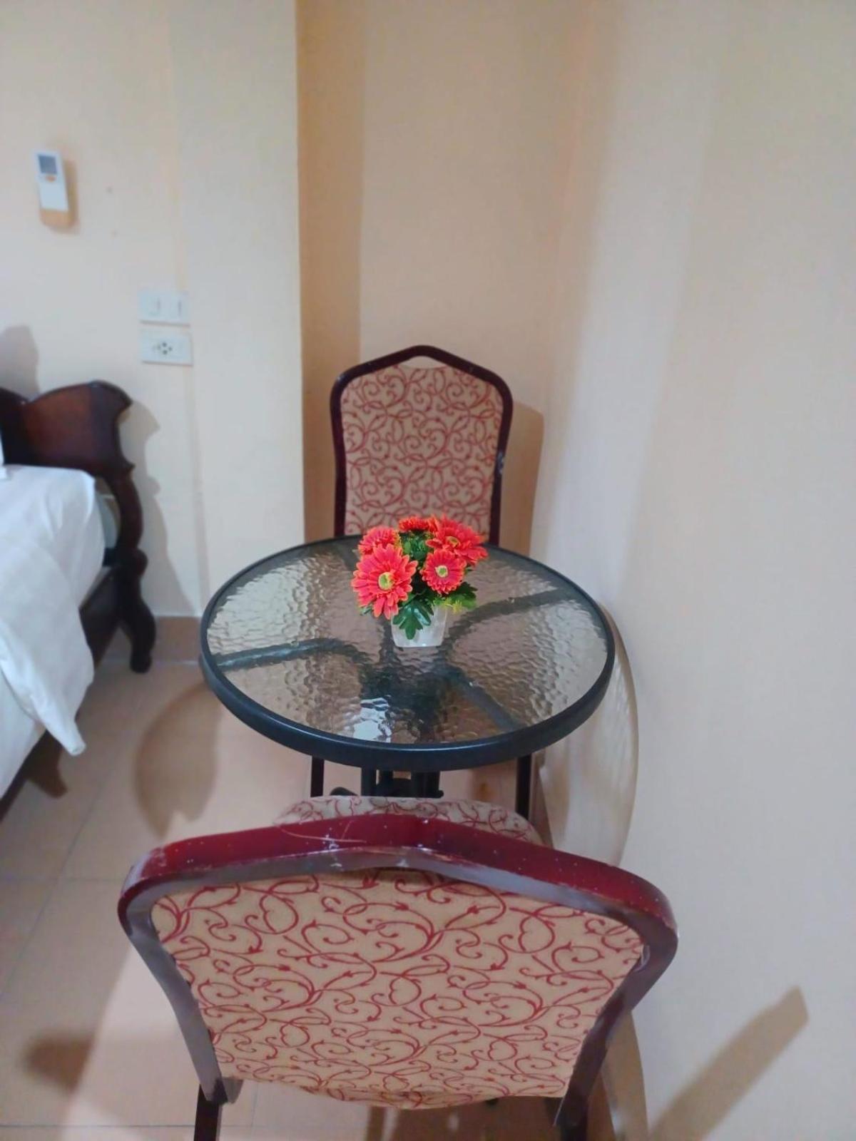 Standard Double Room - Photo 7