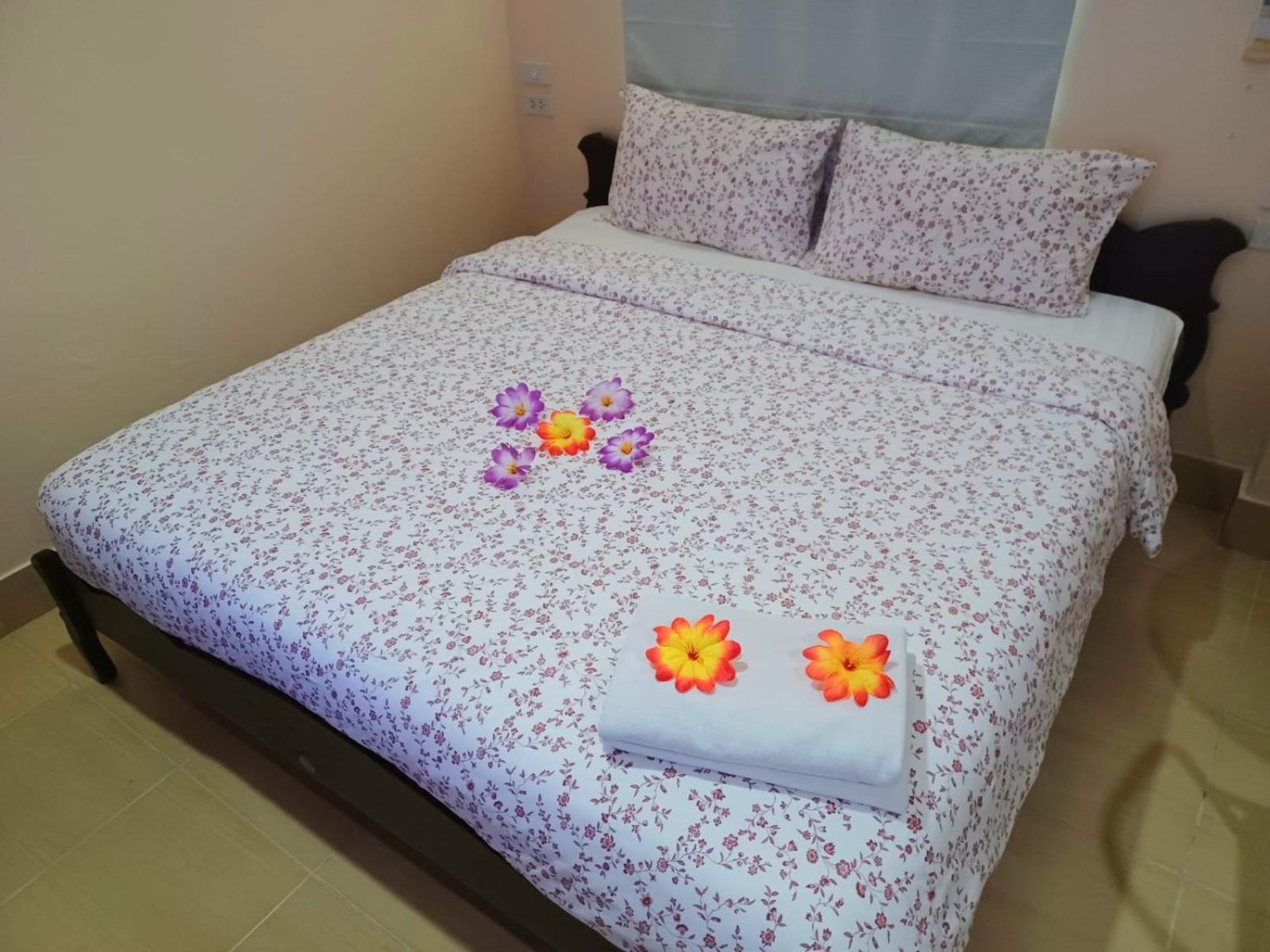 Standard Double Room - Photo 10