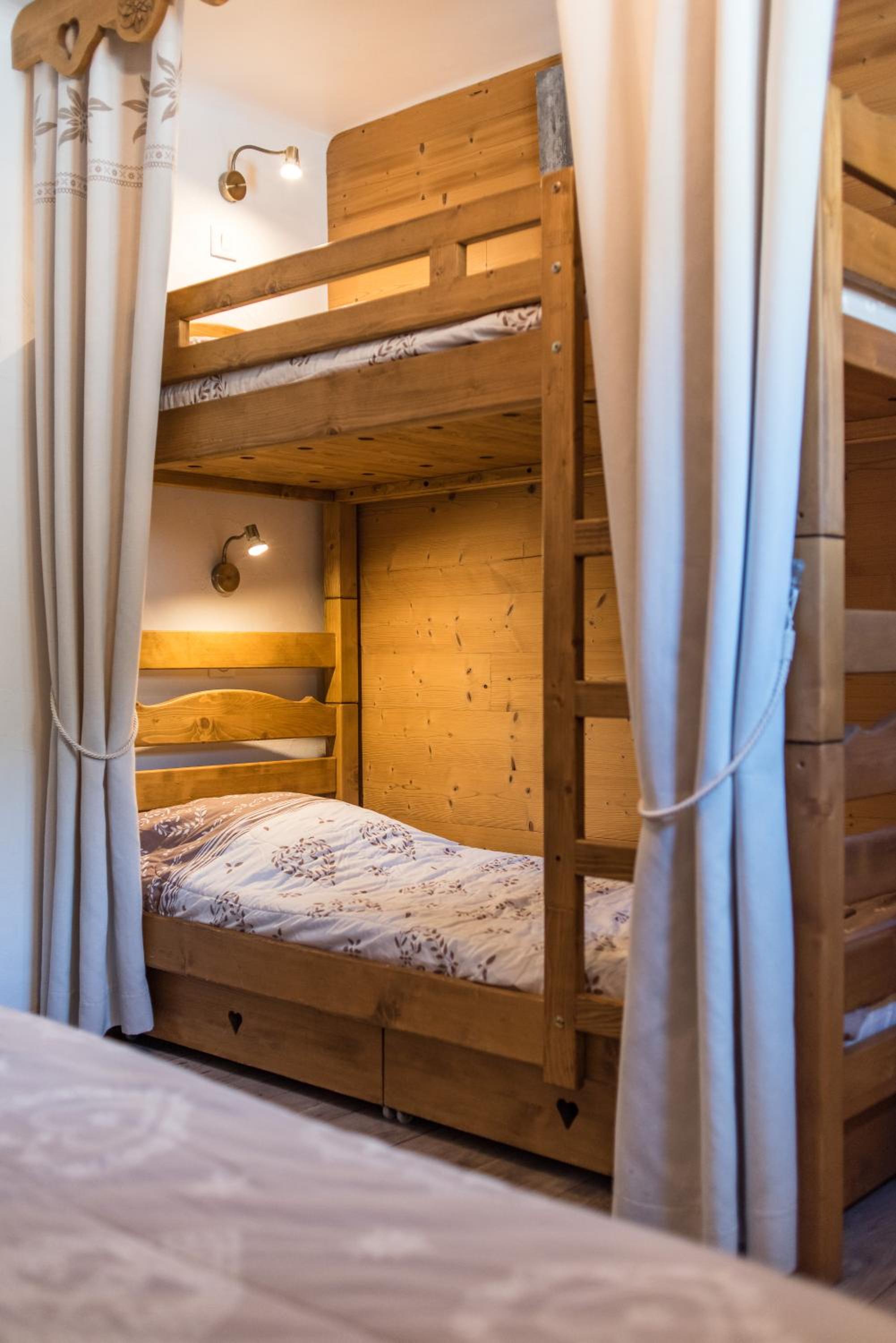 One-Bedroom Apartment - Photo 11