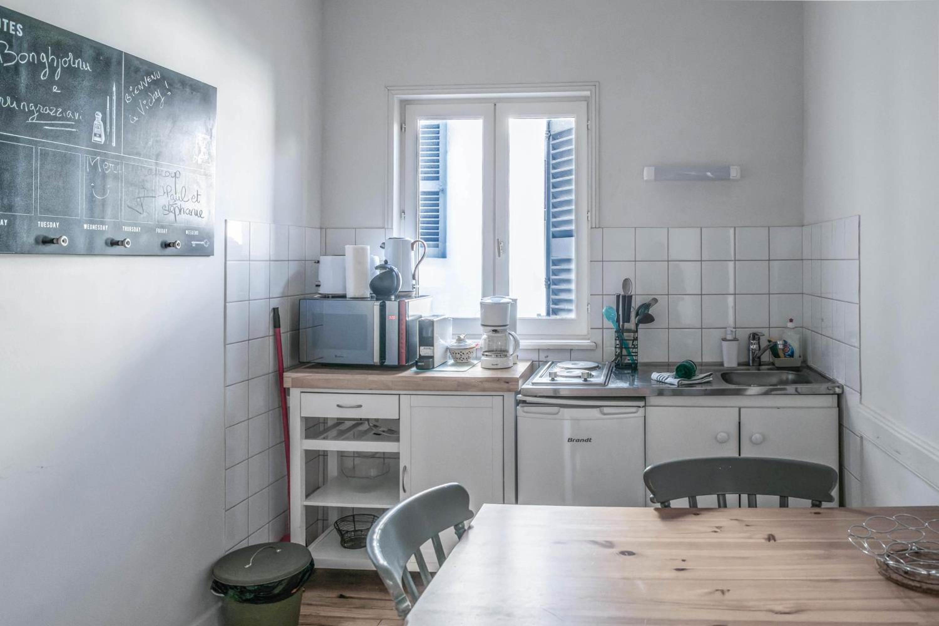 One-Bedroom Apartment - Photo 8