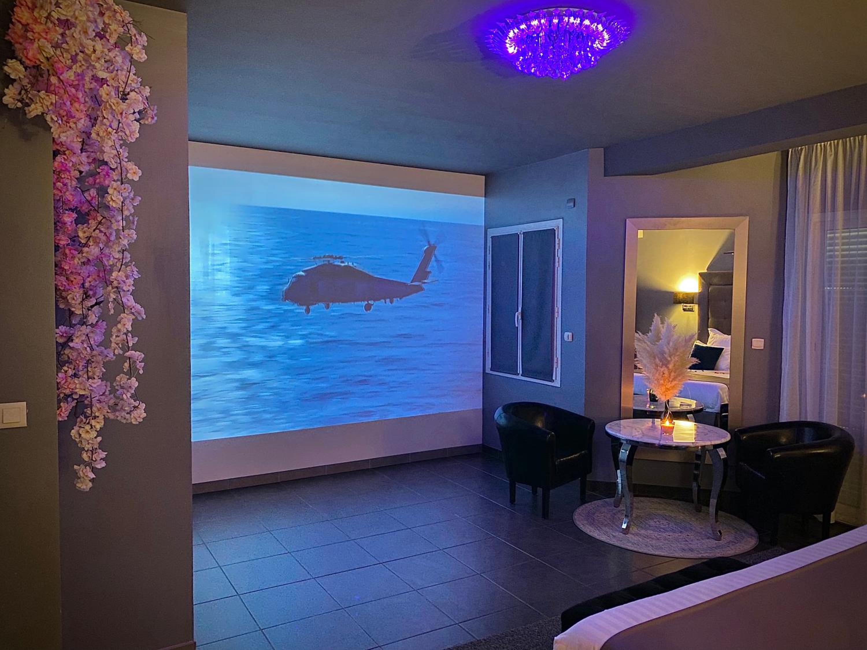 Deluxe King Room photo 3