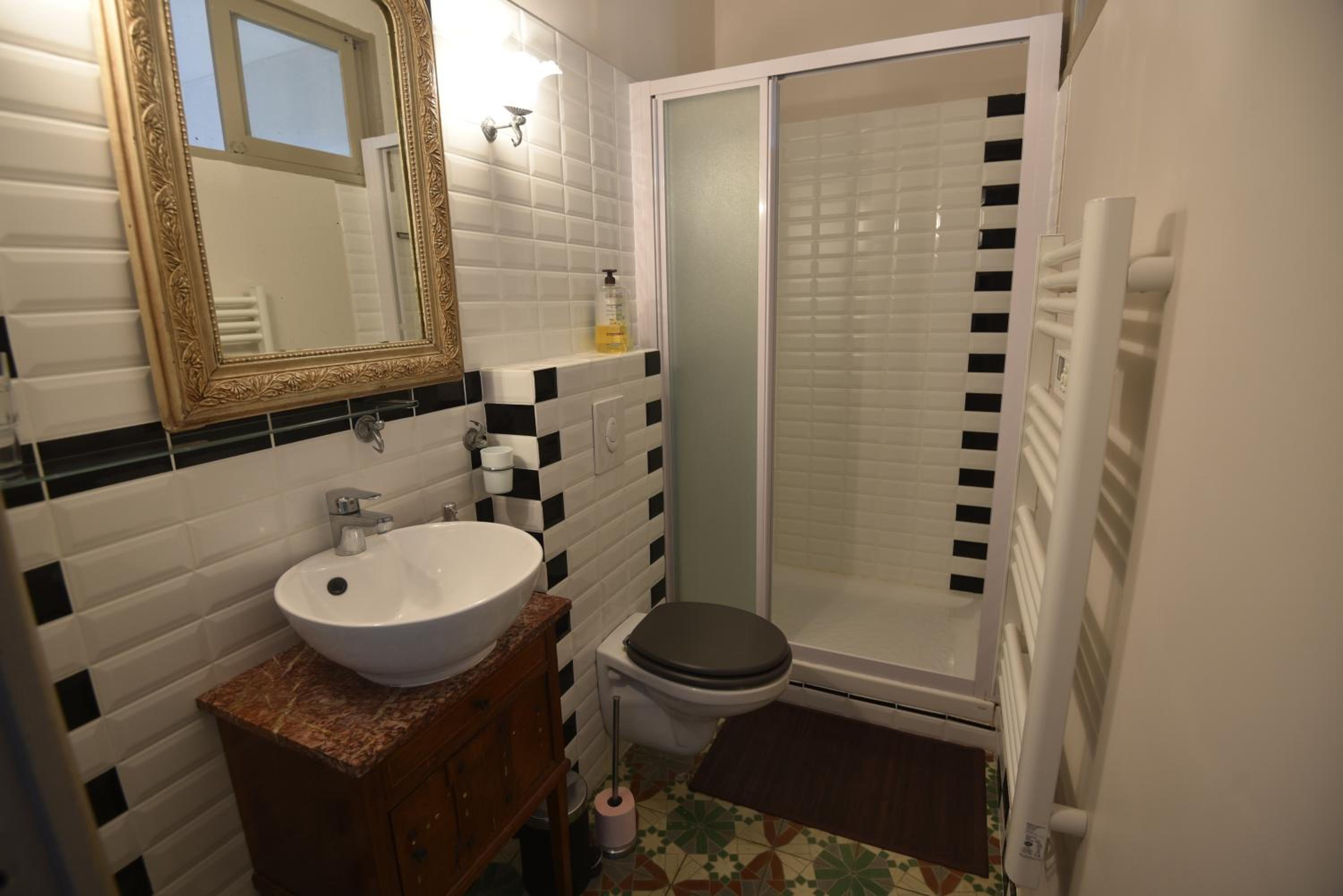 Double Room - Photo 3