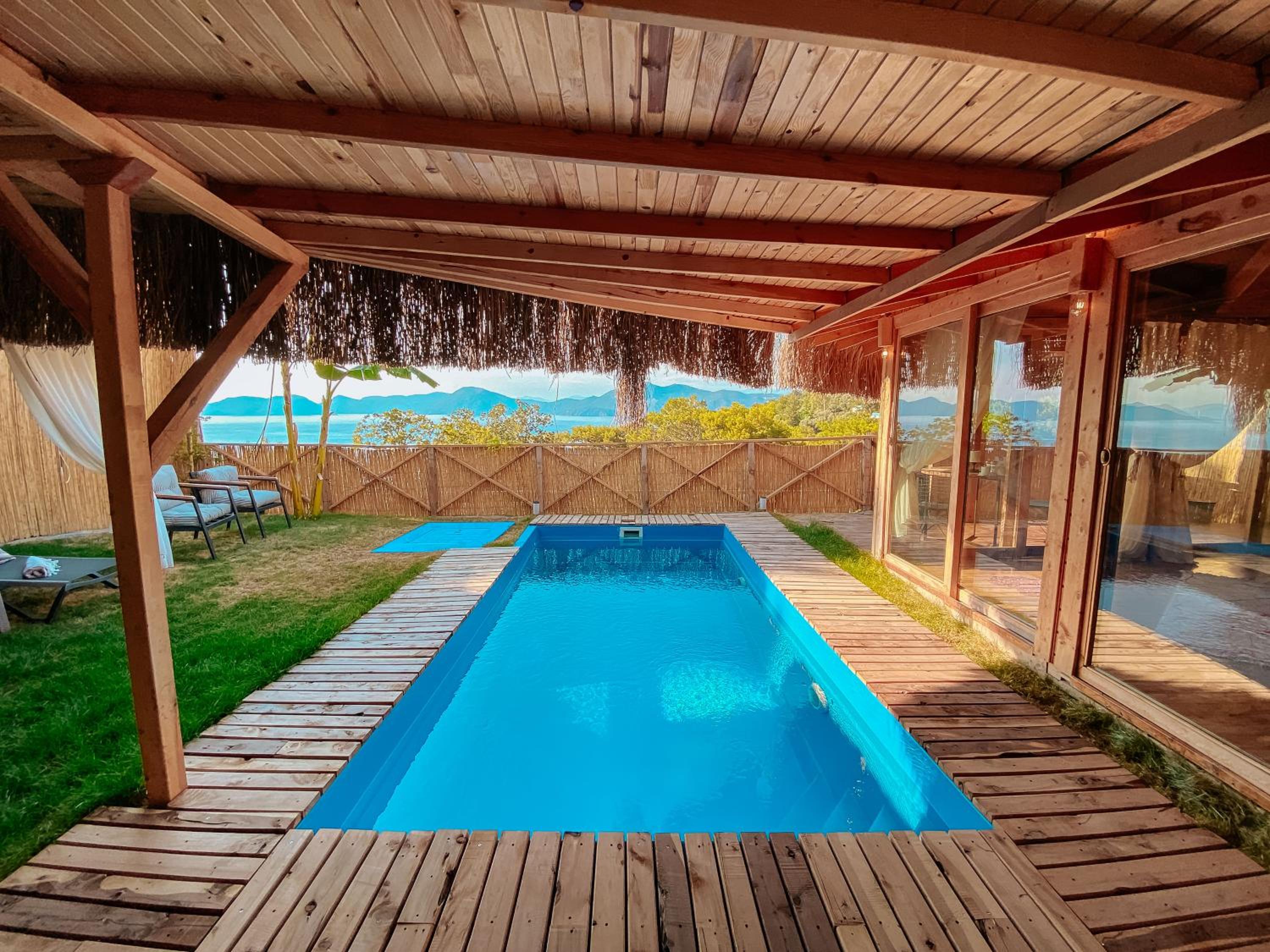 Deluxe Bungalow with Sea View