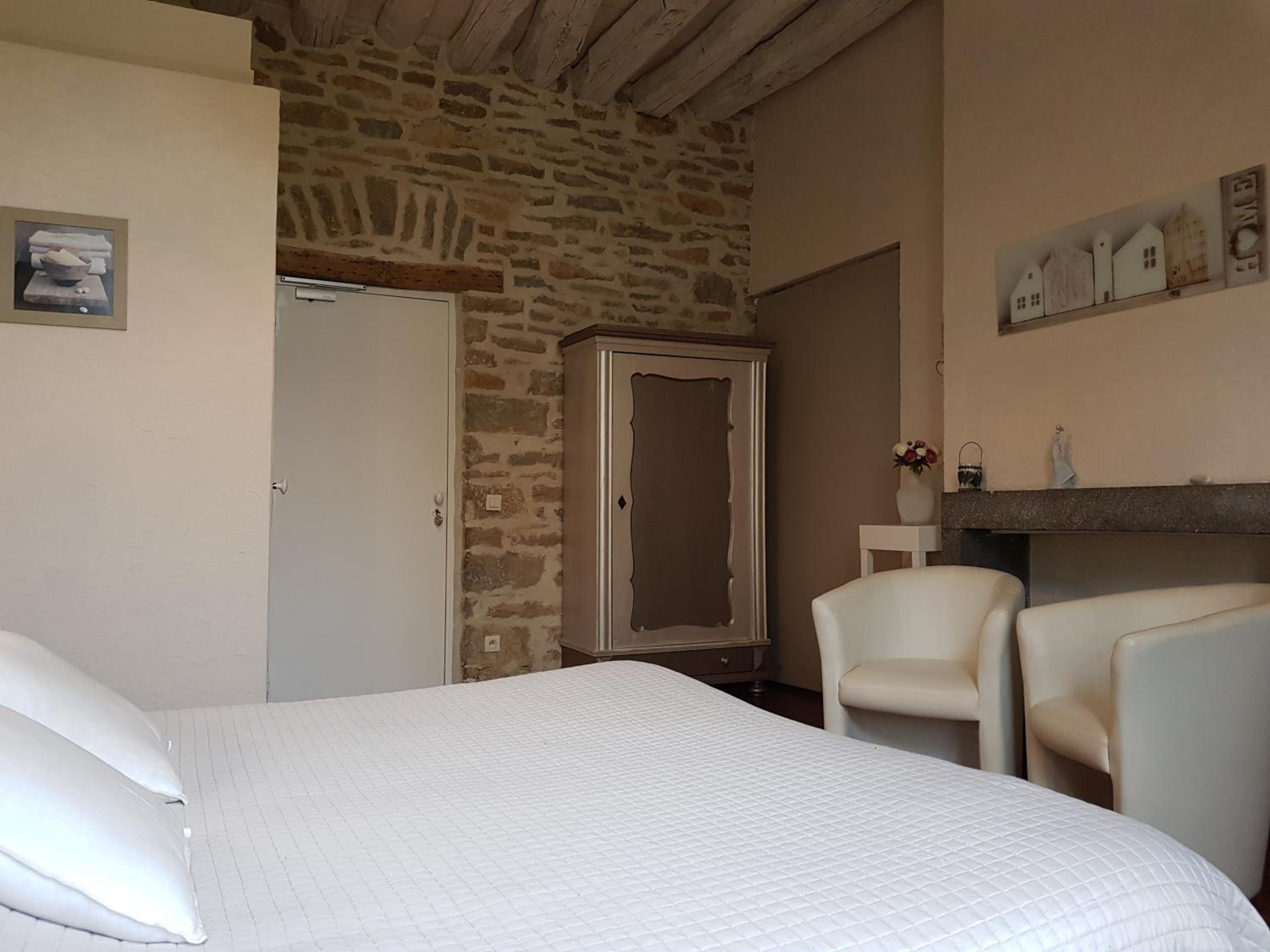 Double or Twin Room with Garden View photo 3