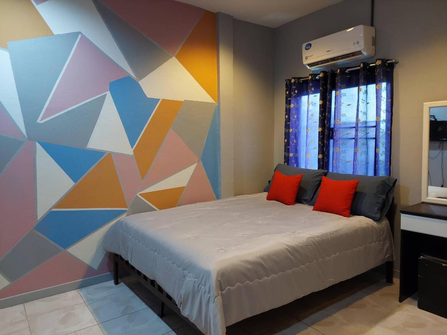 One-Bedroom Apartment - Photo 14
