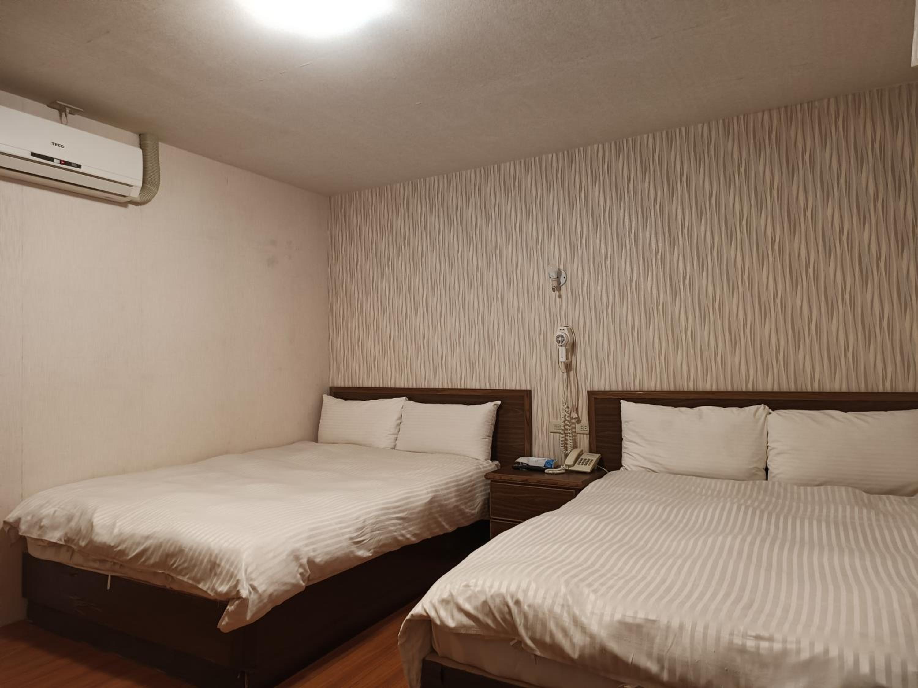 Economy Quadruple Room