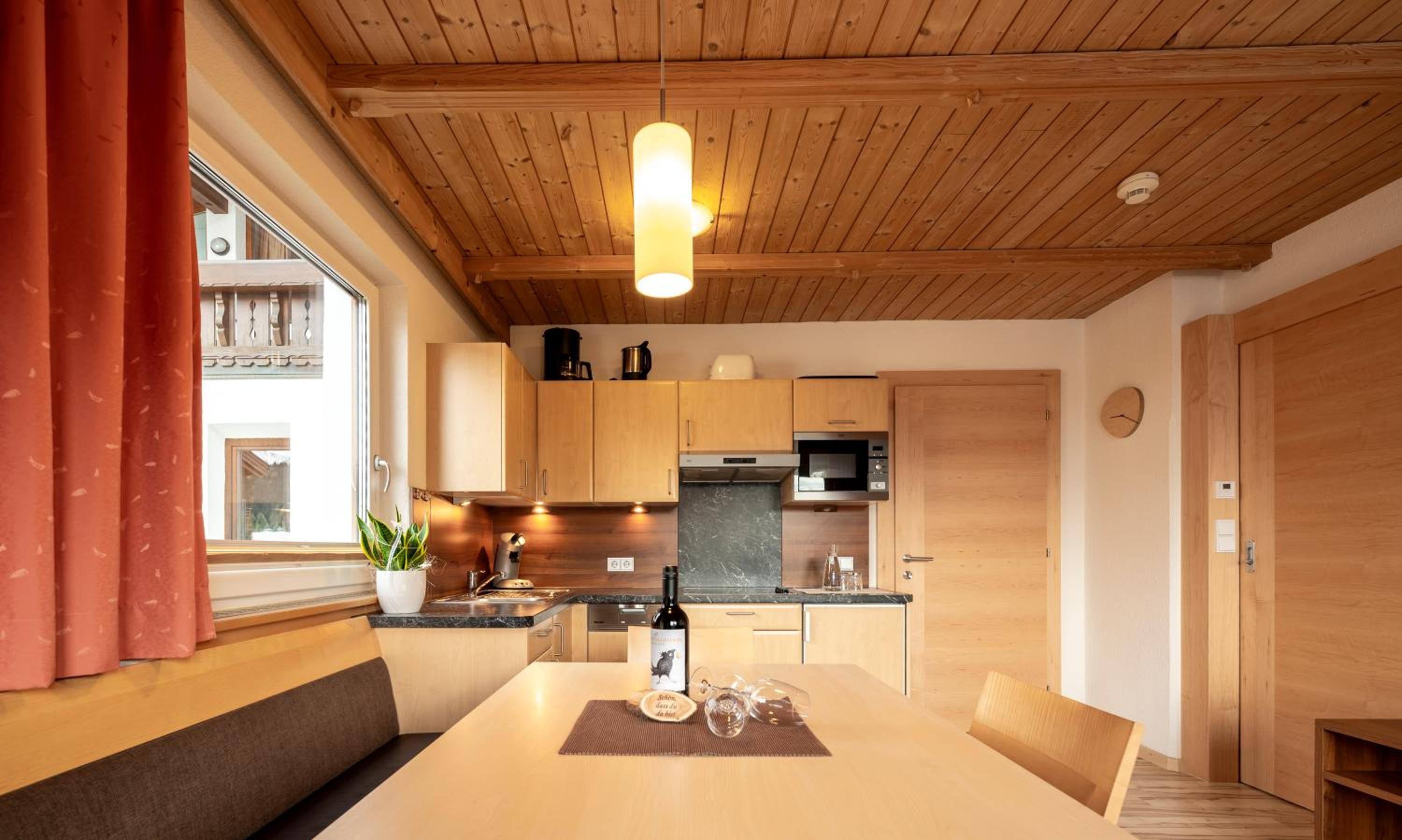 Family Apartment with Balcony photo 2
