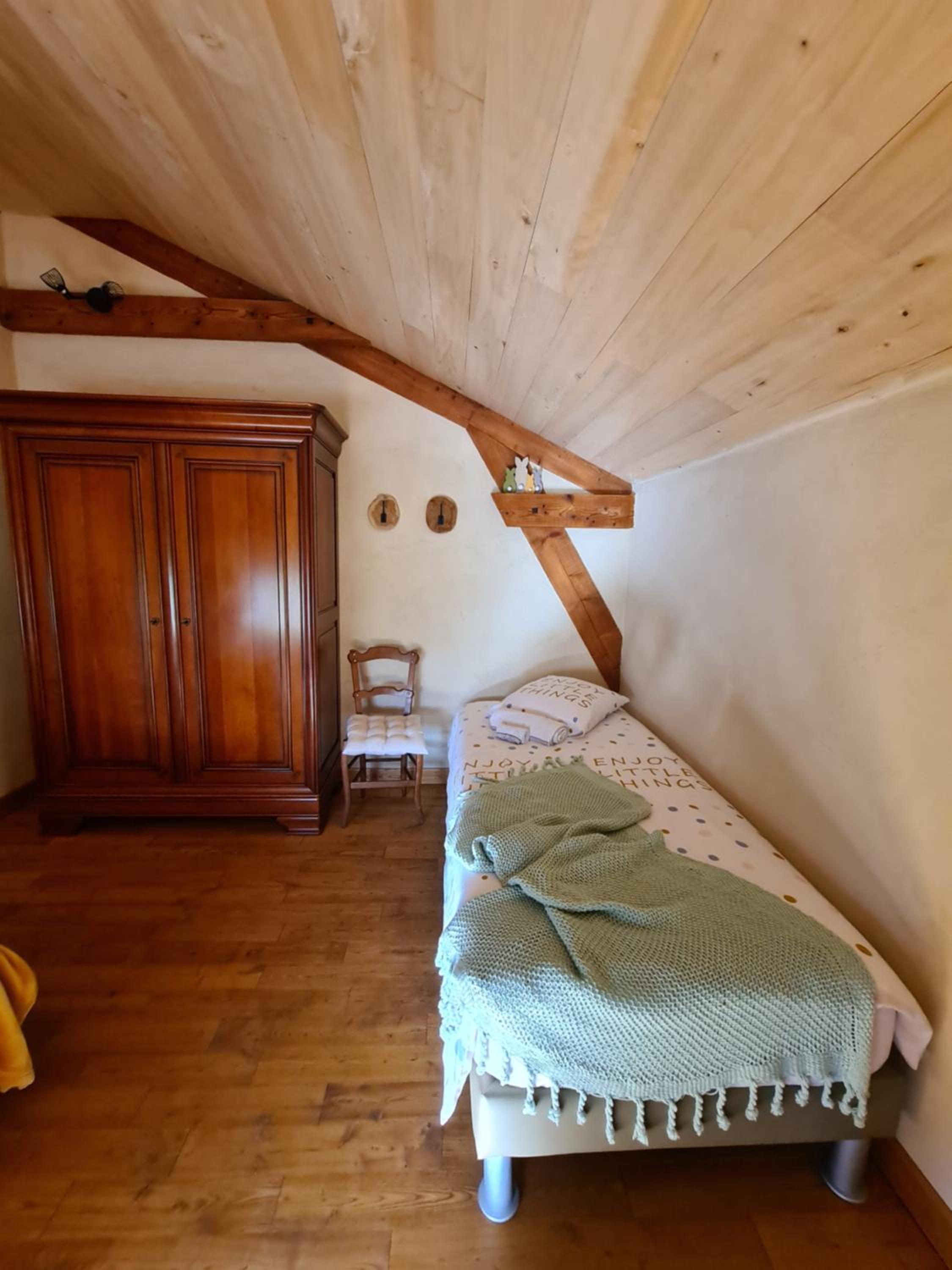 Deluxe Triple Room - Photo 24