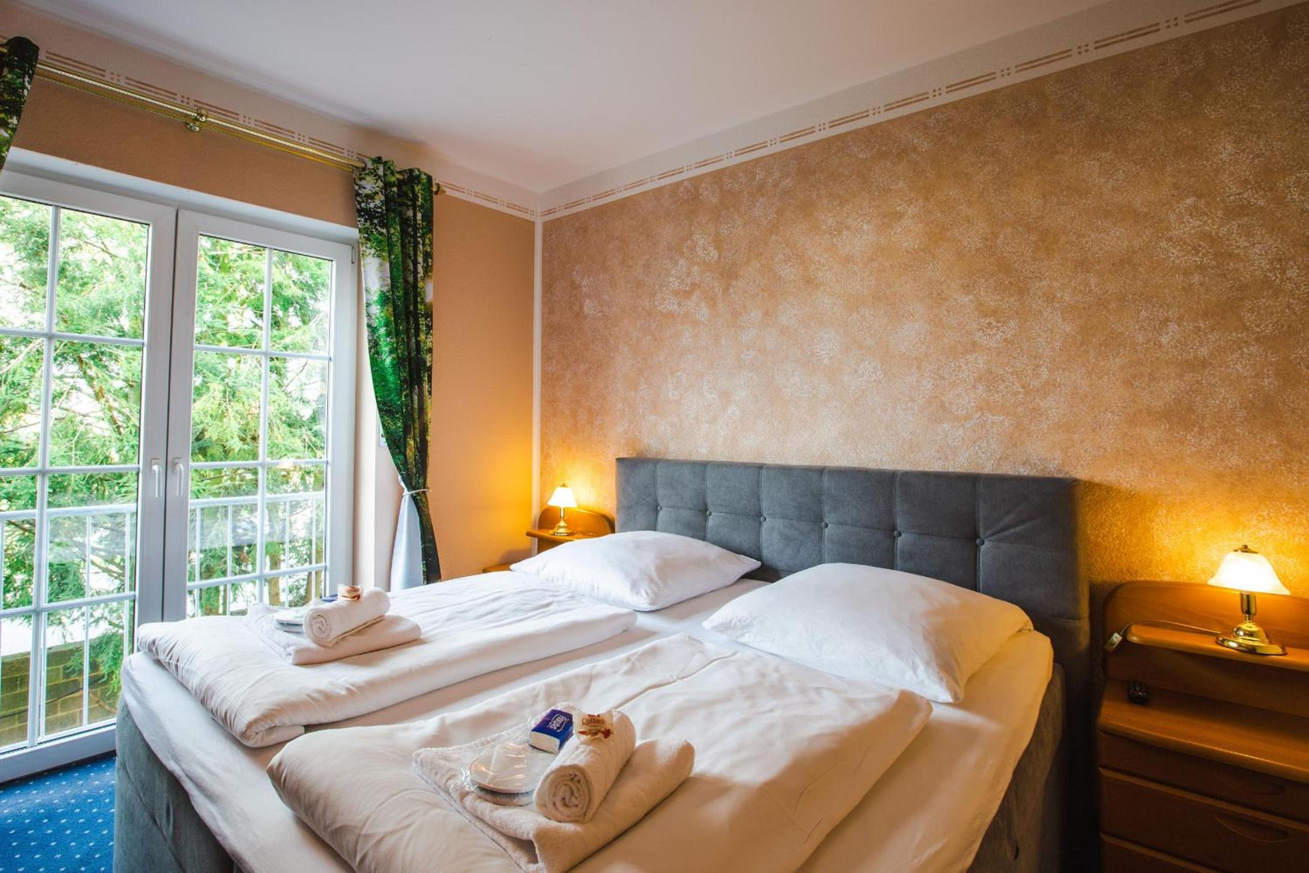 Deluxe Double Room with Shower