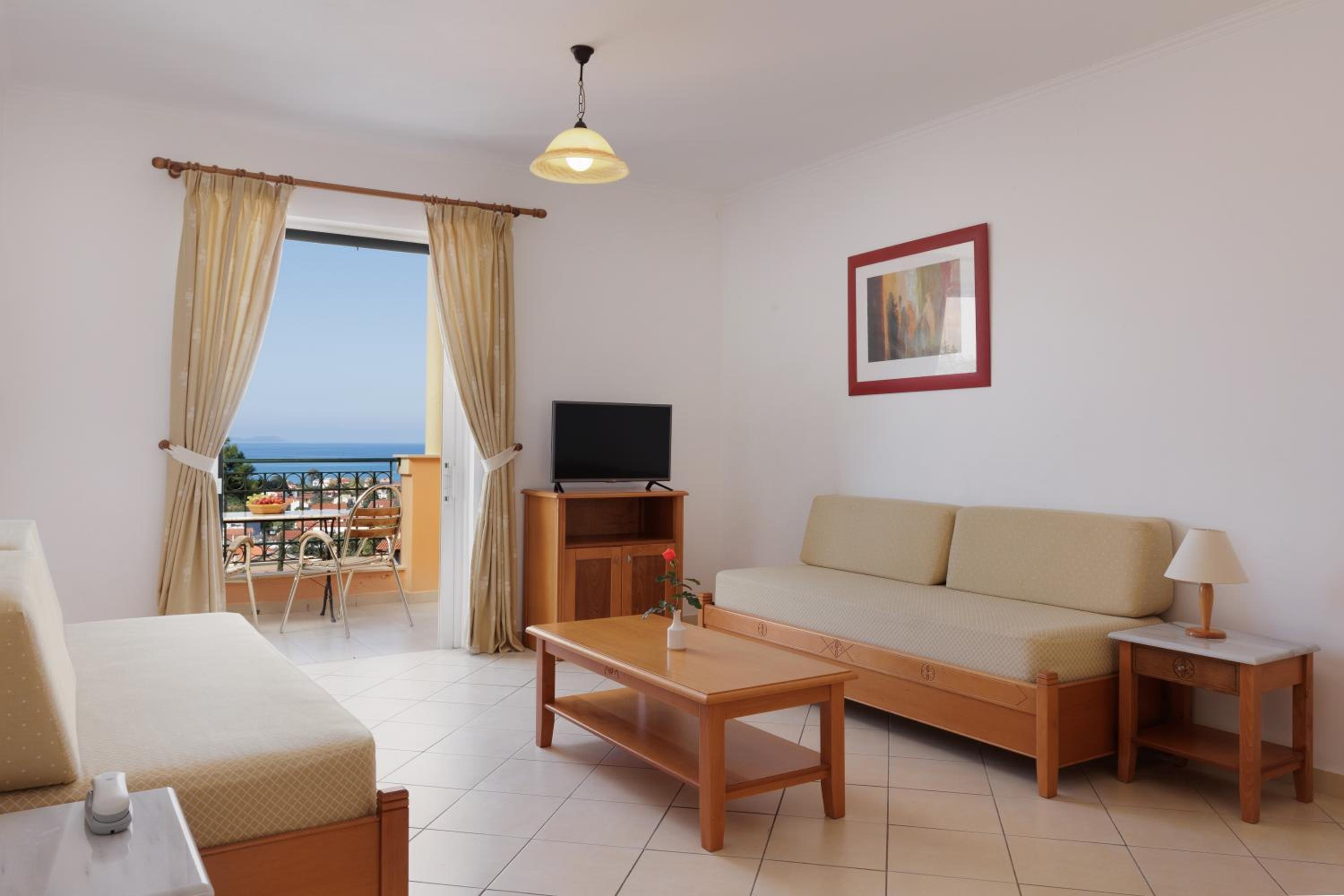 Apartment with Sea View - Photo 2