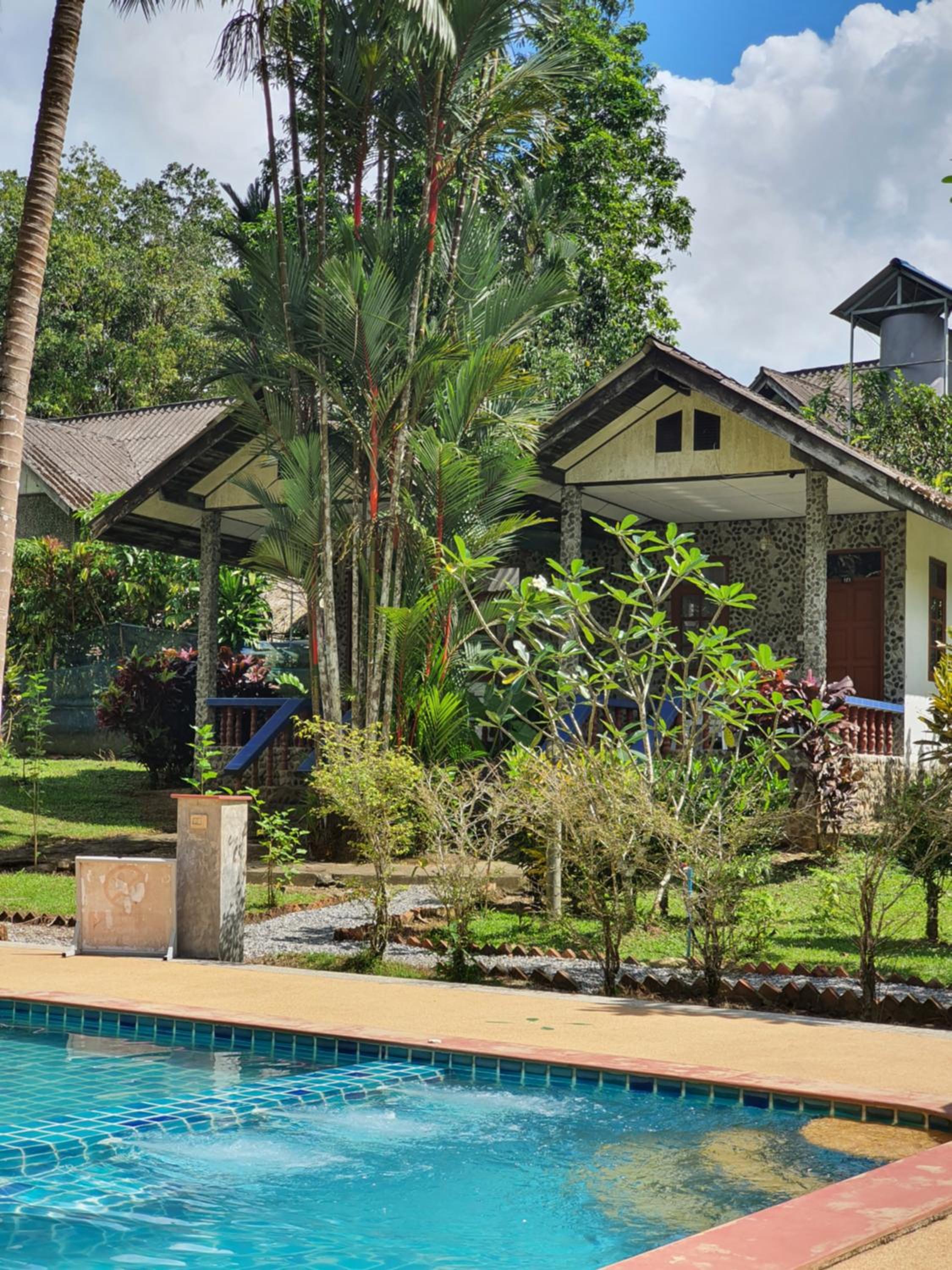 Family Bungalow - Photo 2