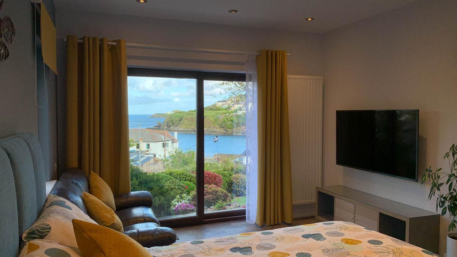Deluxe King Room with Sea View