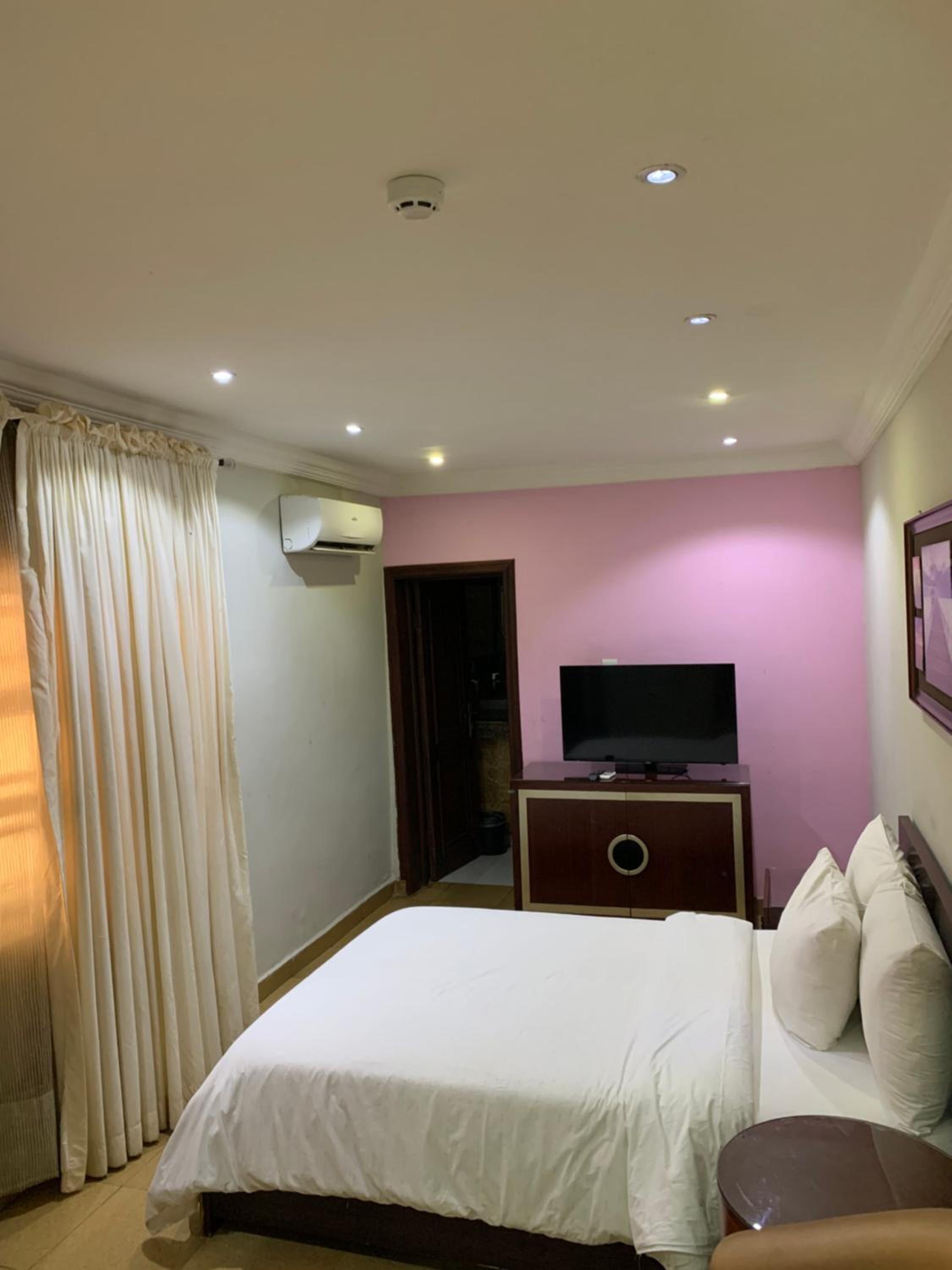 Budget Double Room photo 2