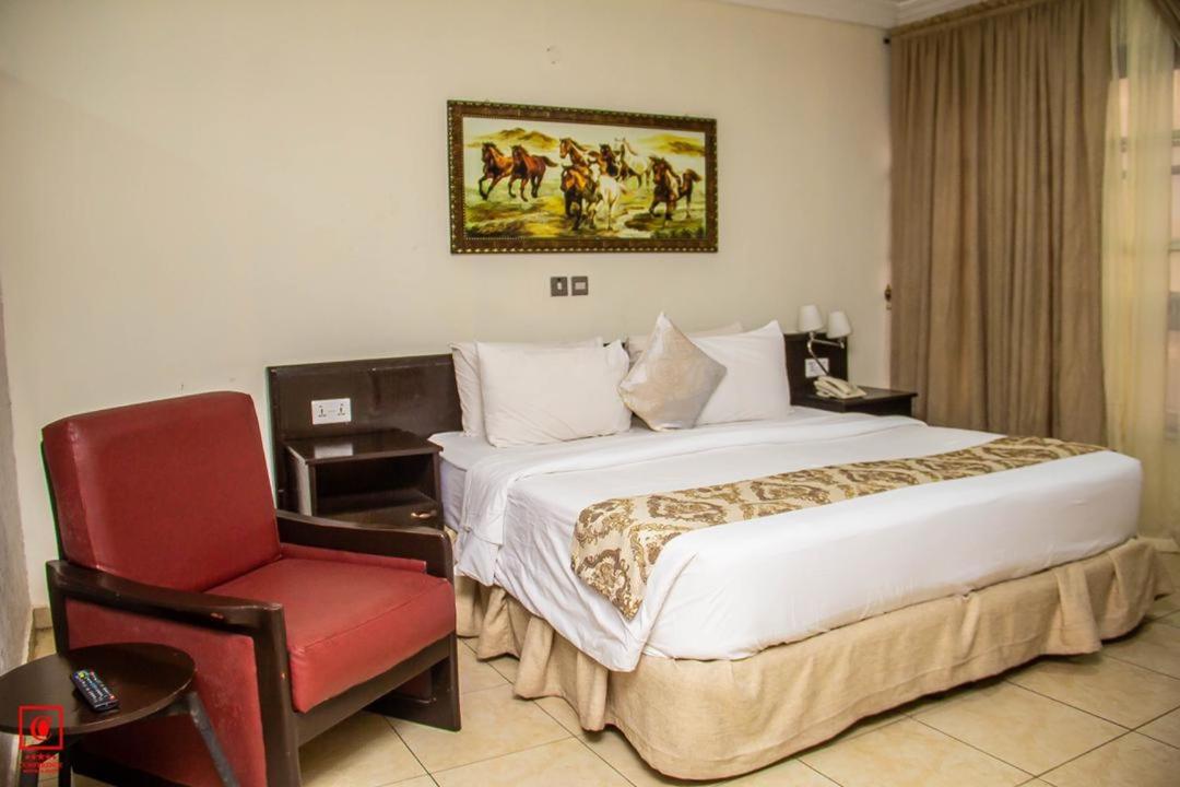 Deluxe Suite