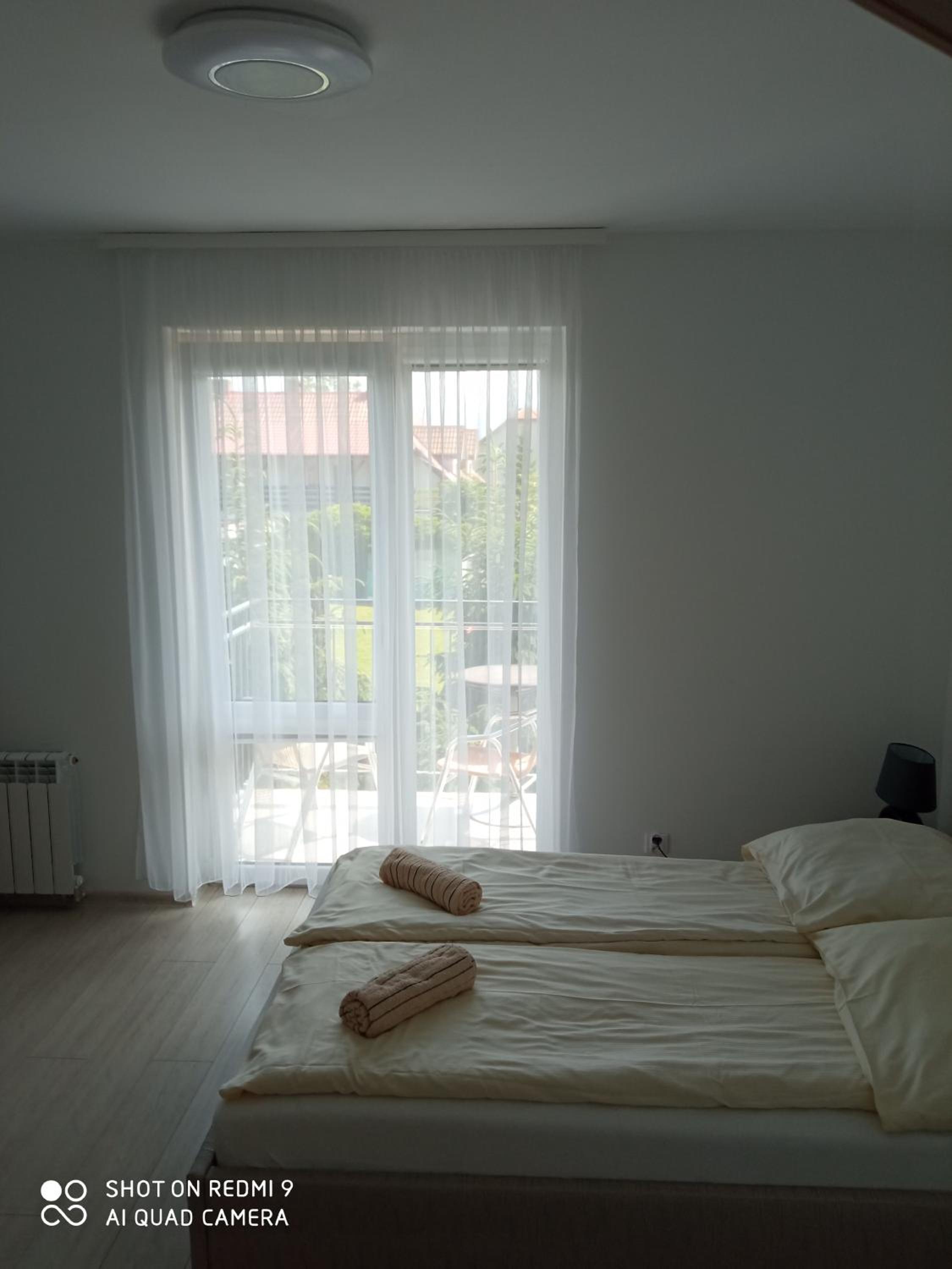 Double Room with Balcony - Photo 3