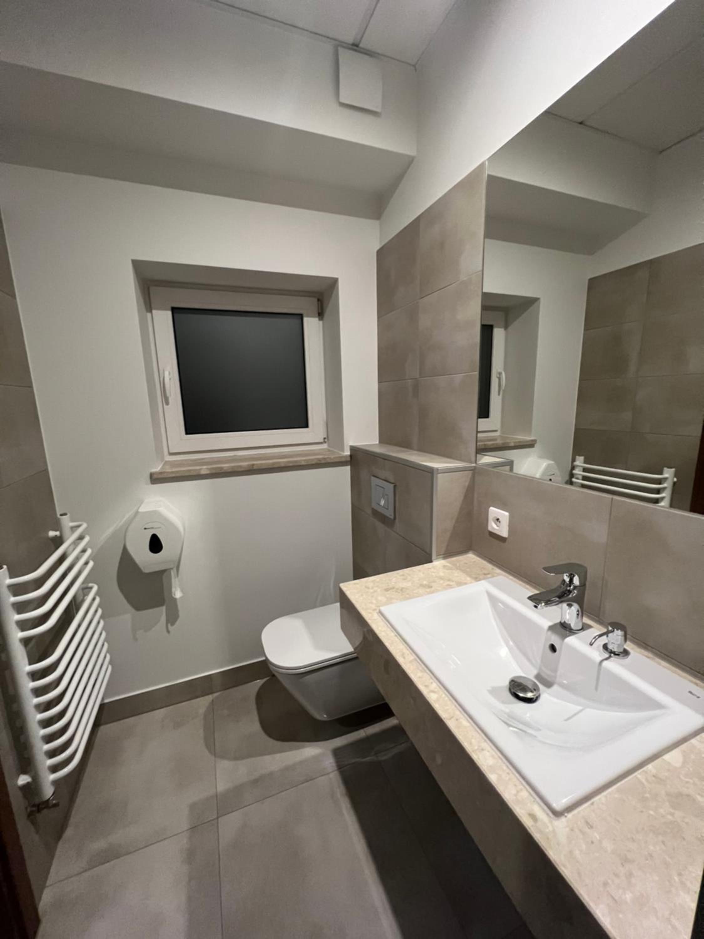 Double Room with Private Bathroom - Photo 4