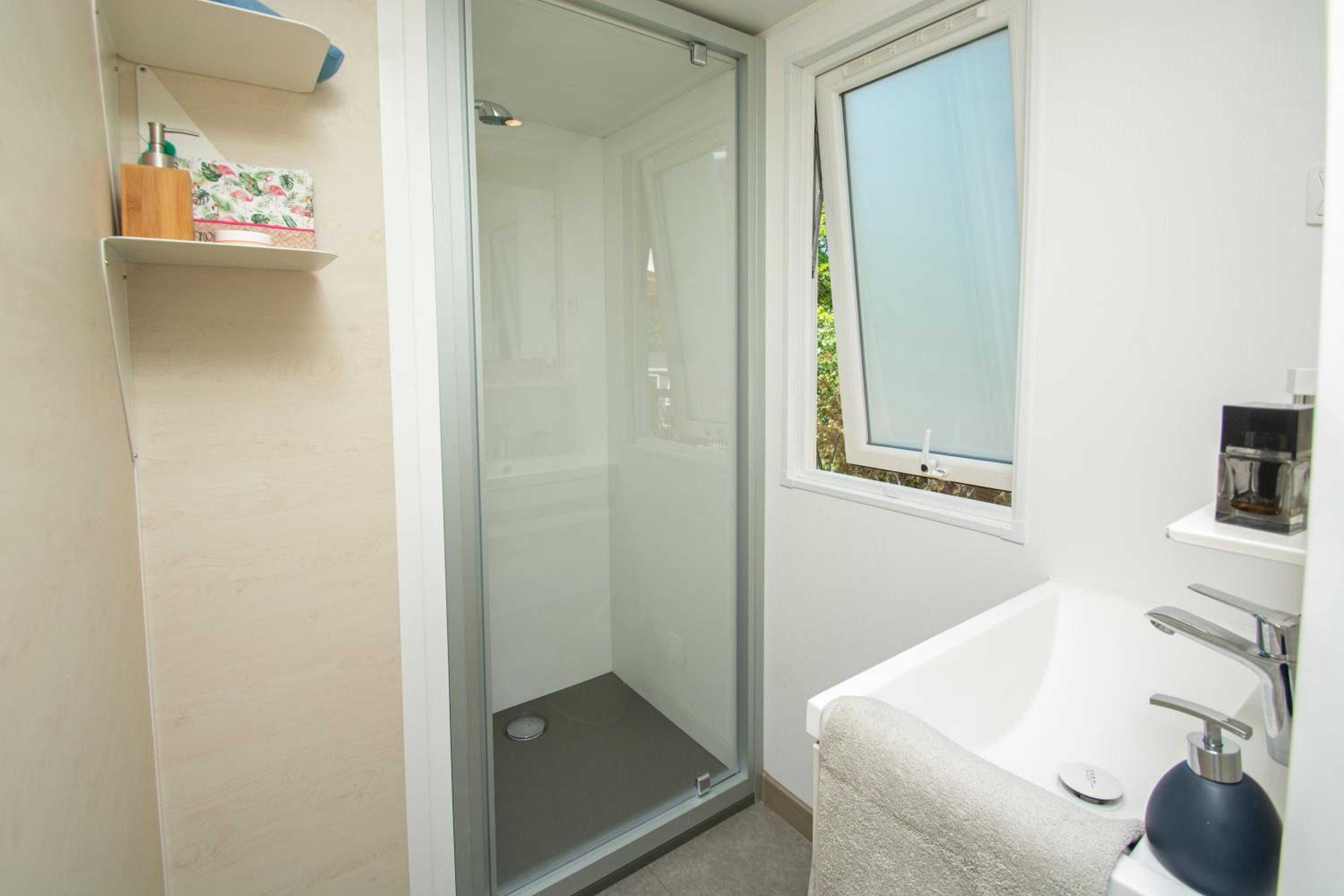 Prestige Mobile Home (4 Adults) photo 1
