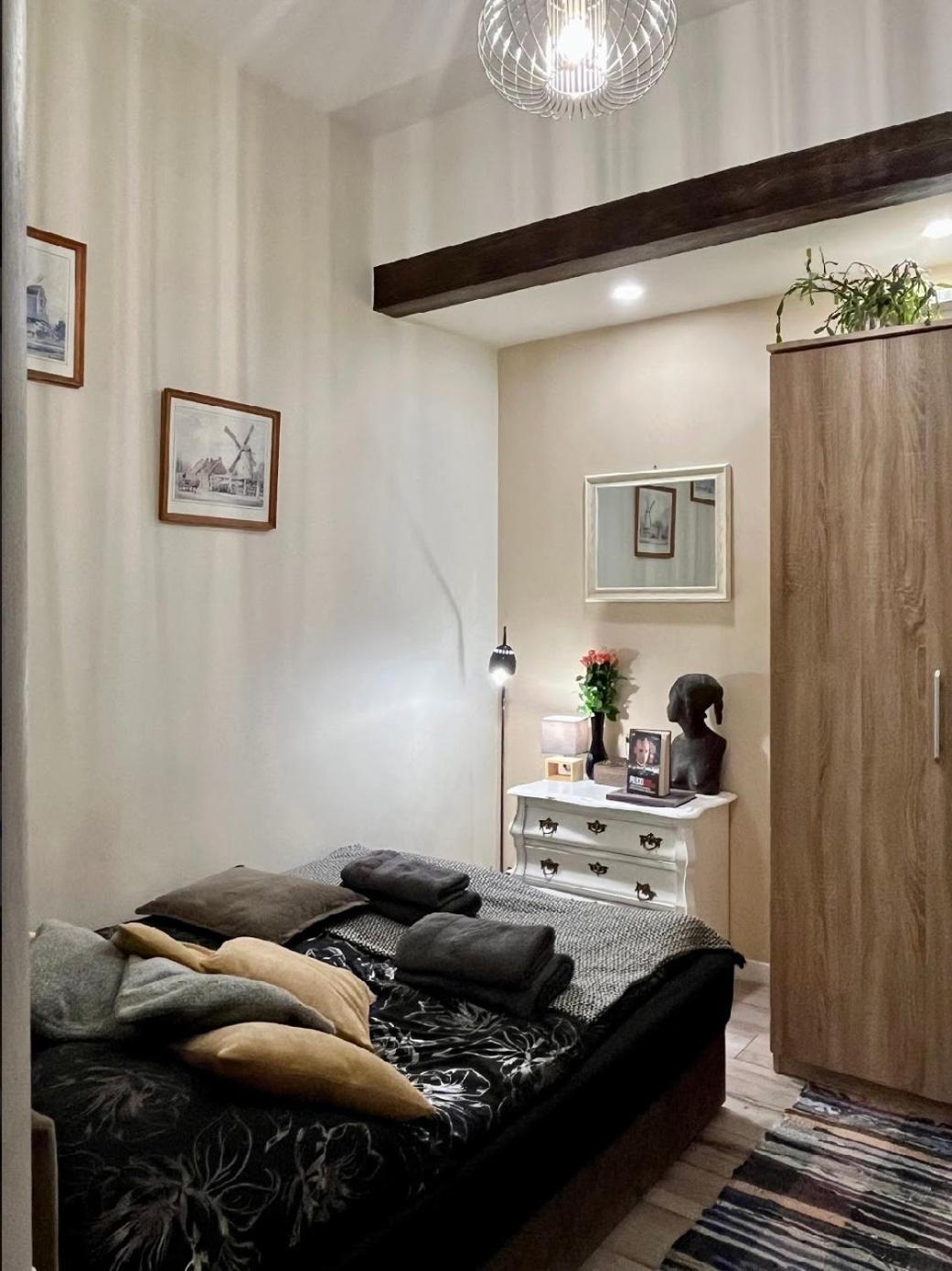 Two-Bedroom Apartment - Photo 3
