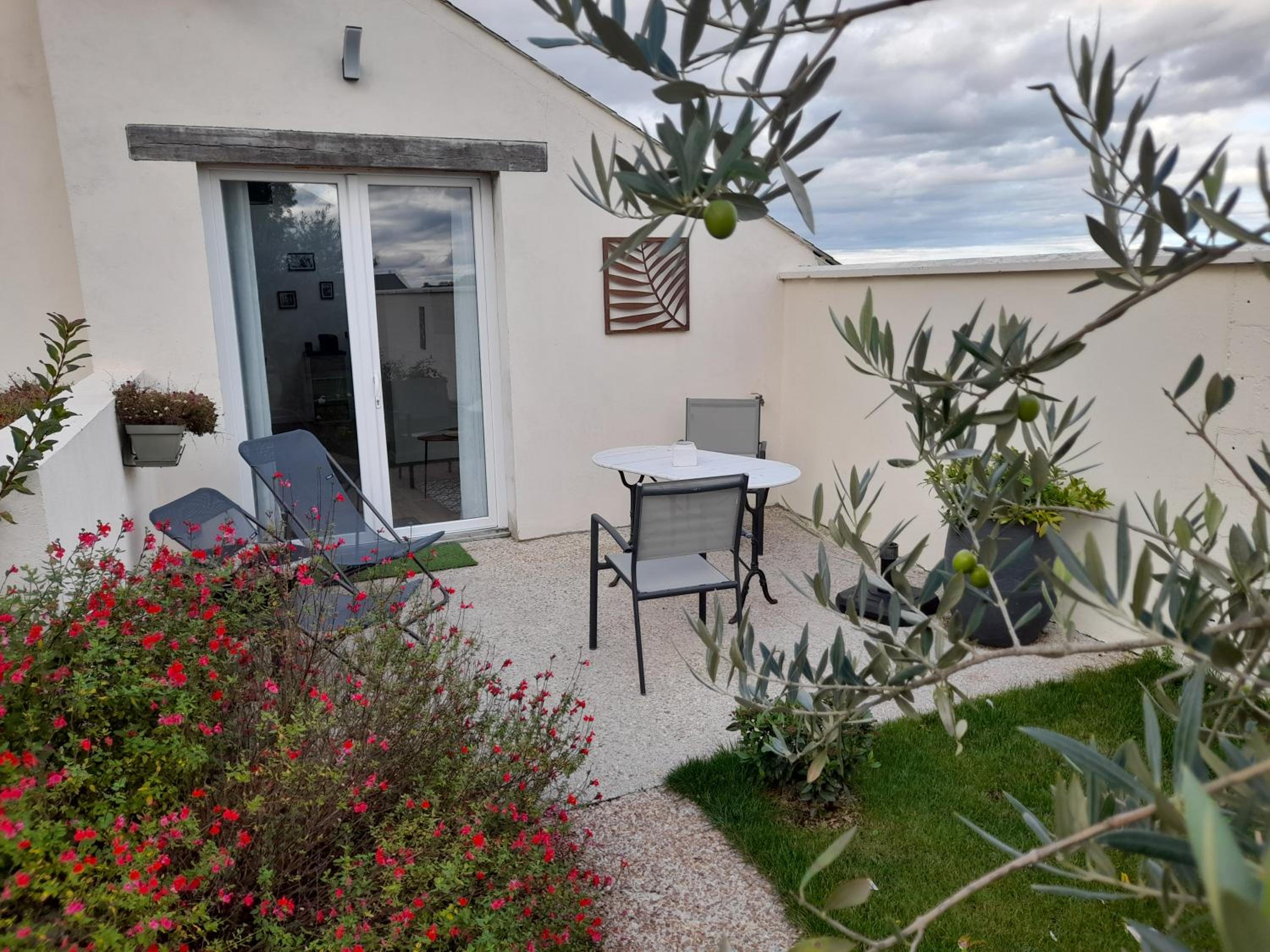 Quadruple Room with Garden View - Photo 2