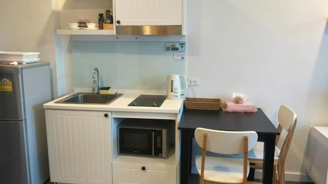 One-Bedroom Apartment - Photo 3