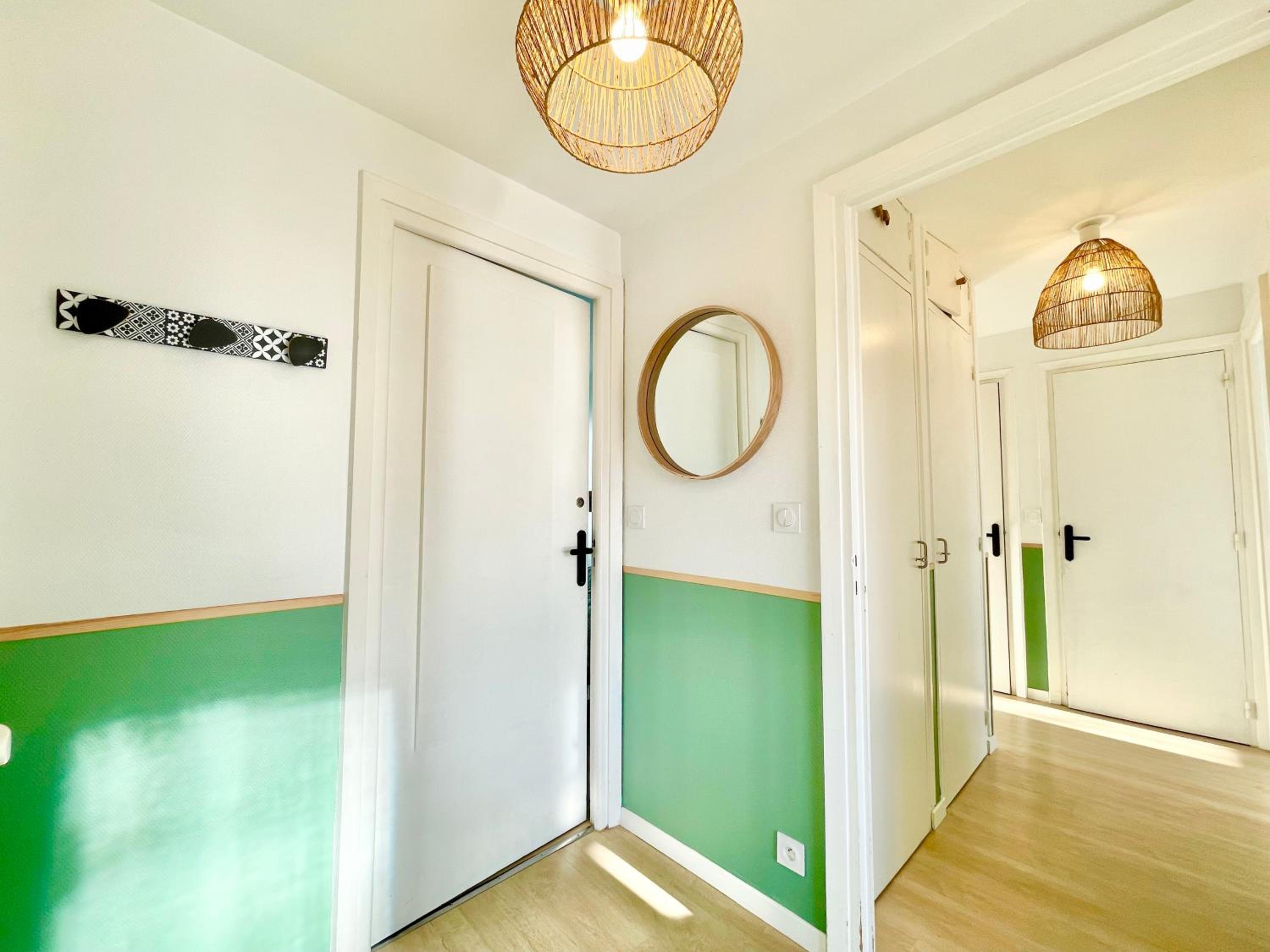 Apartment with Balcony - Photo 10