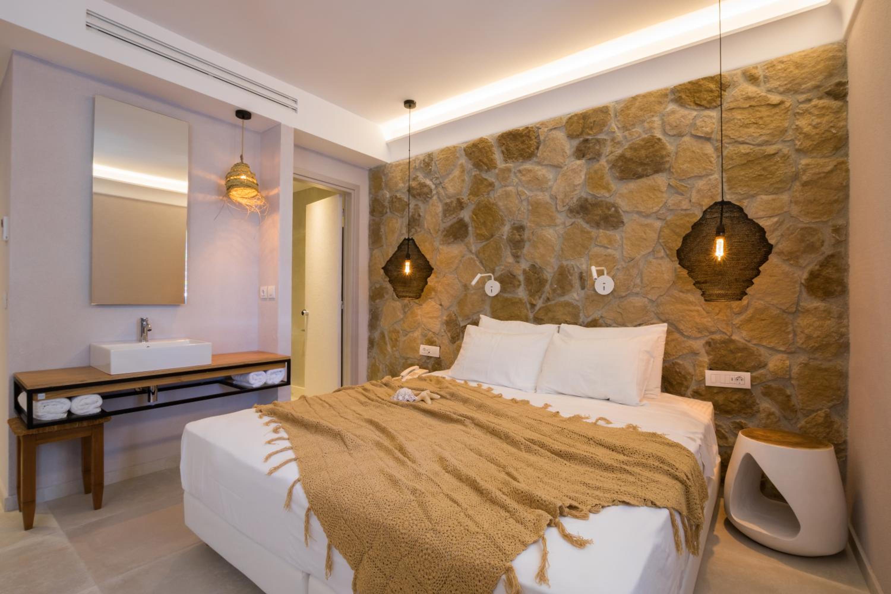 Deluxe Room with Side Sea View