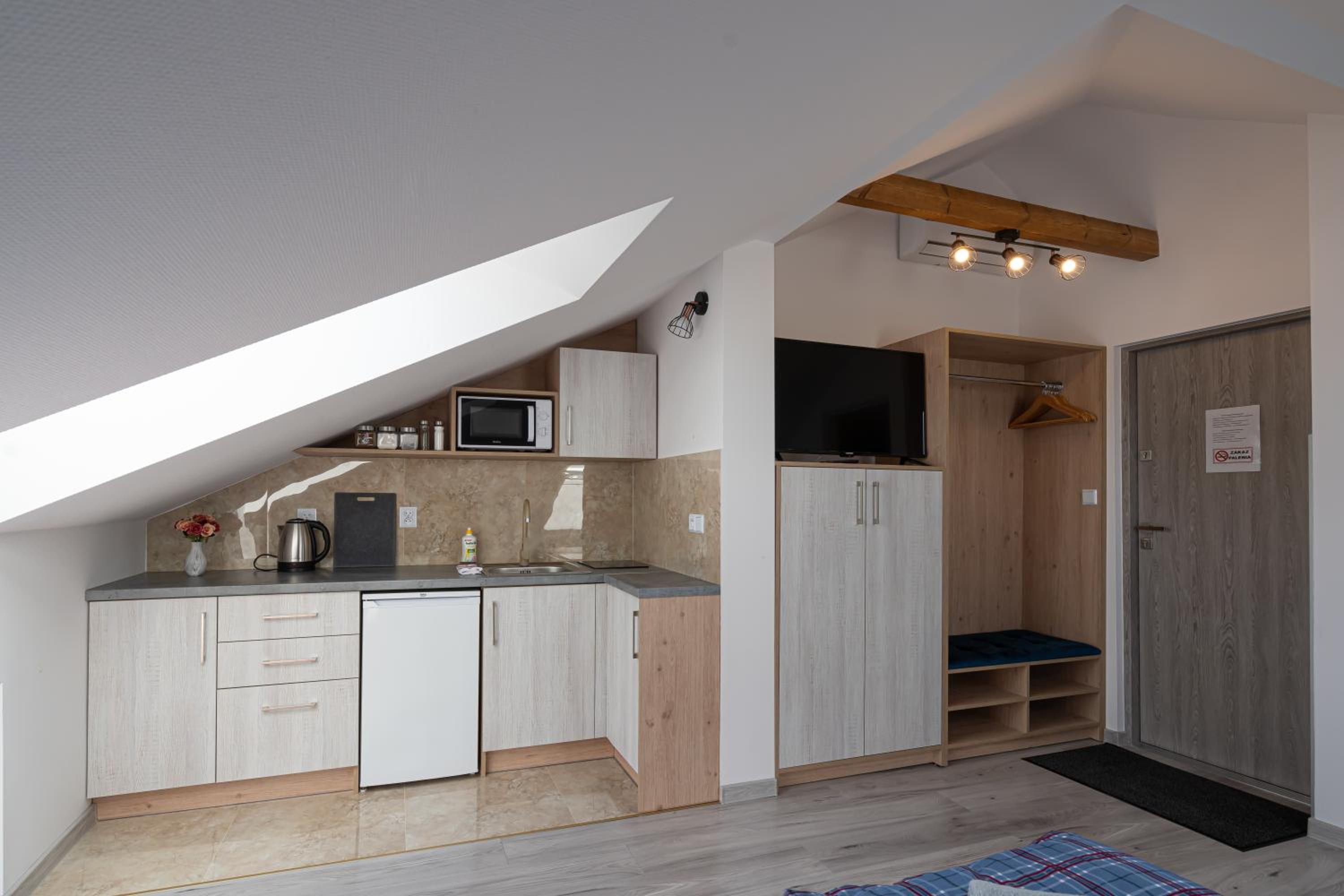 Loft - Photo 1