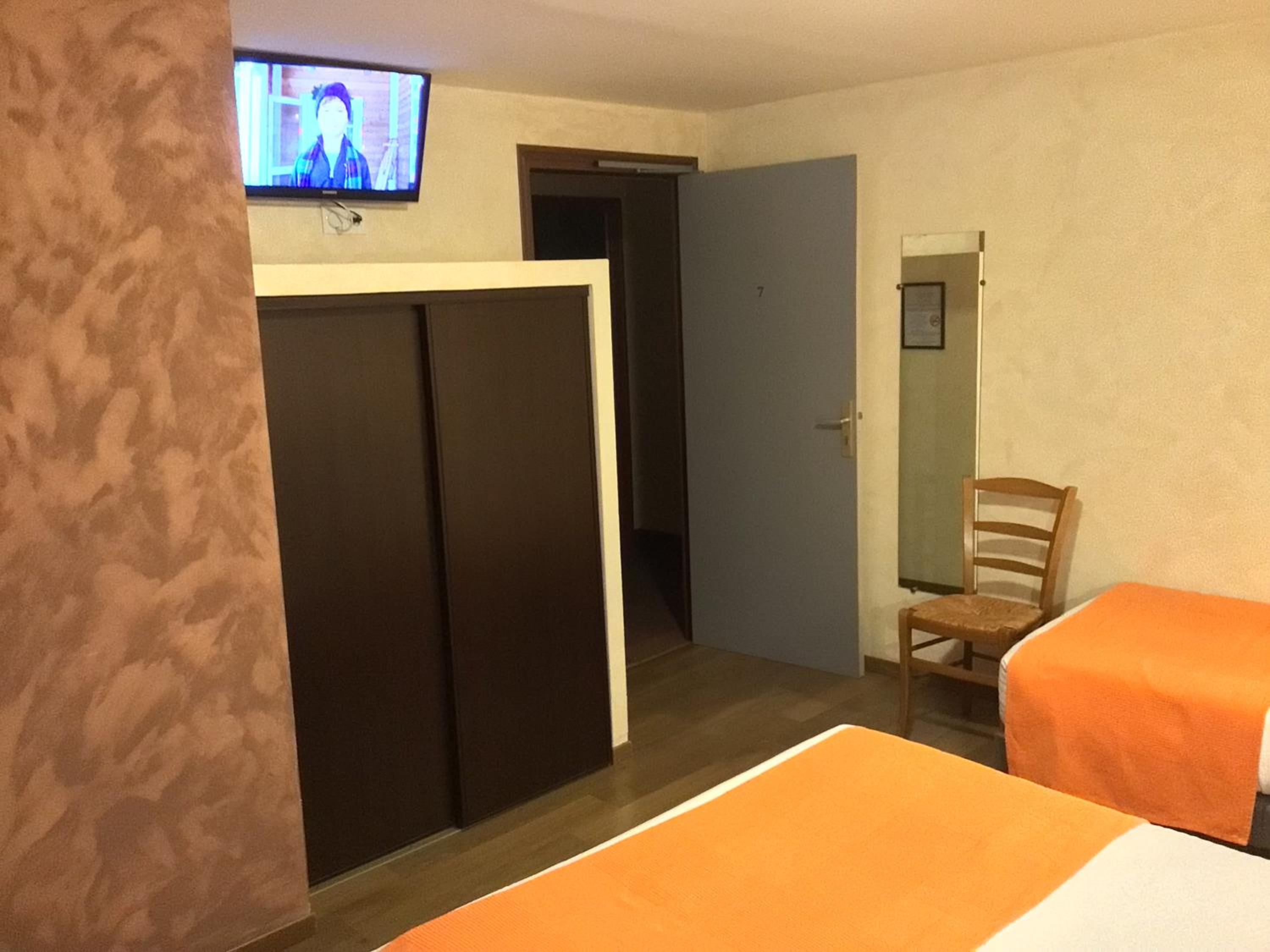 Triple Room with City View