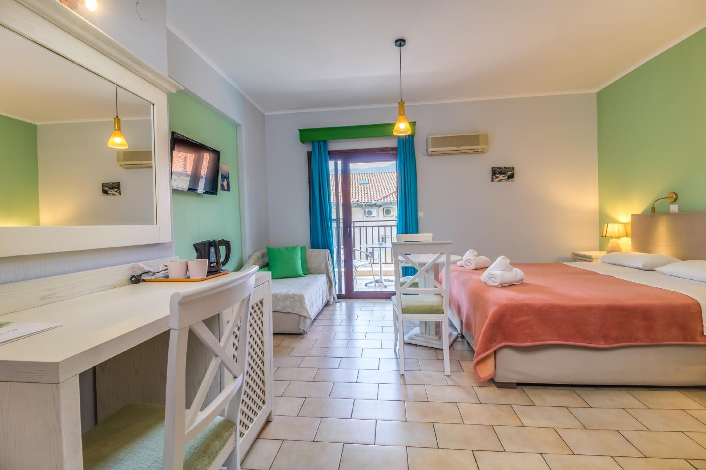 Superior Double or Twin Room - Photo 5