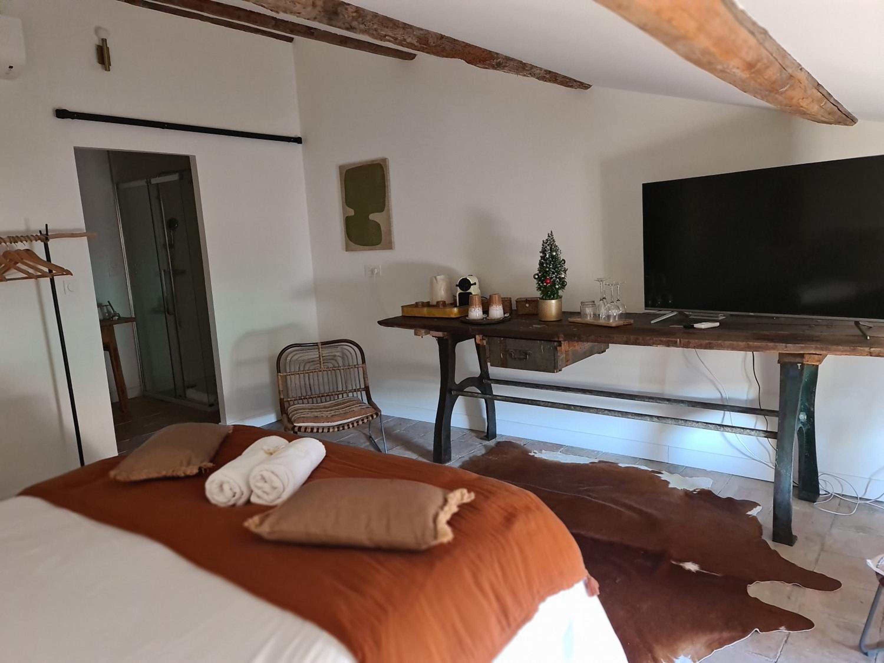 Superior Suite - Photo 2