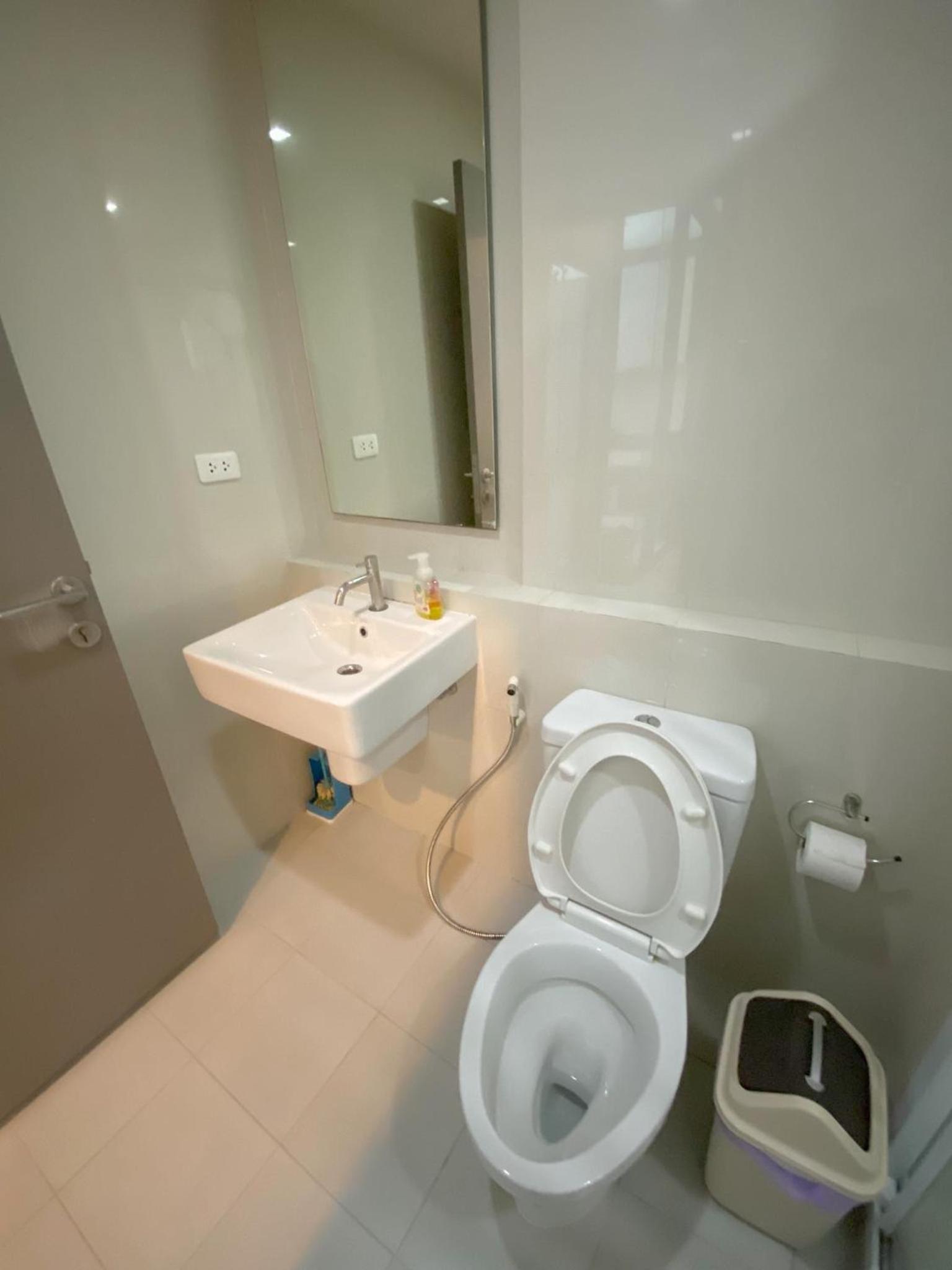 One-Bedroom Apartment - Photo 21