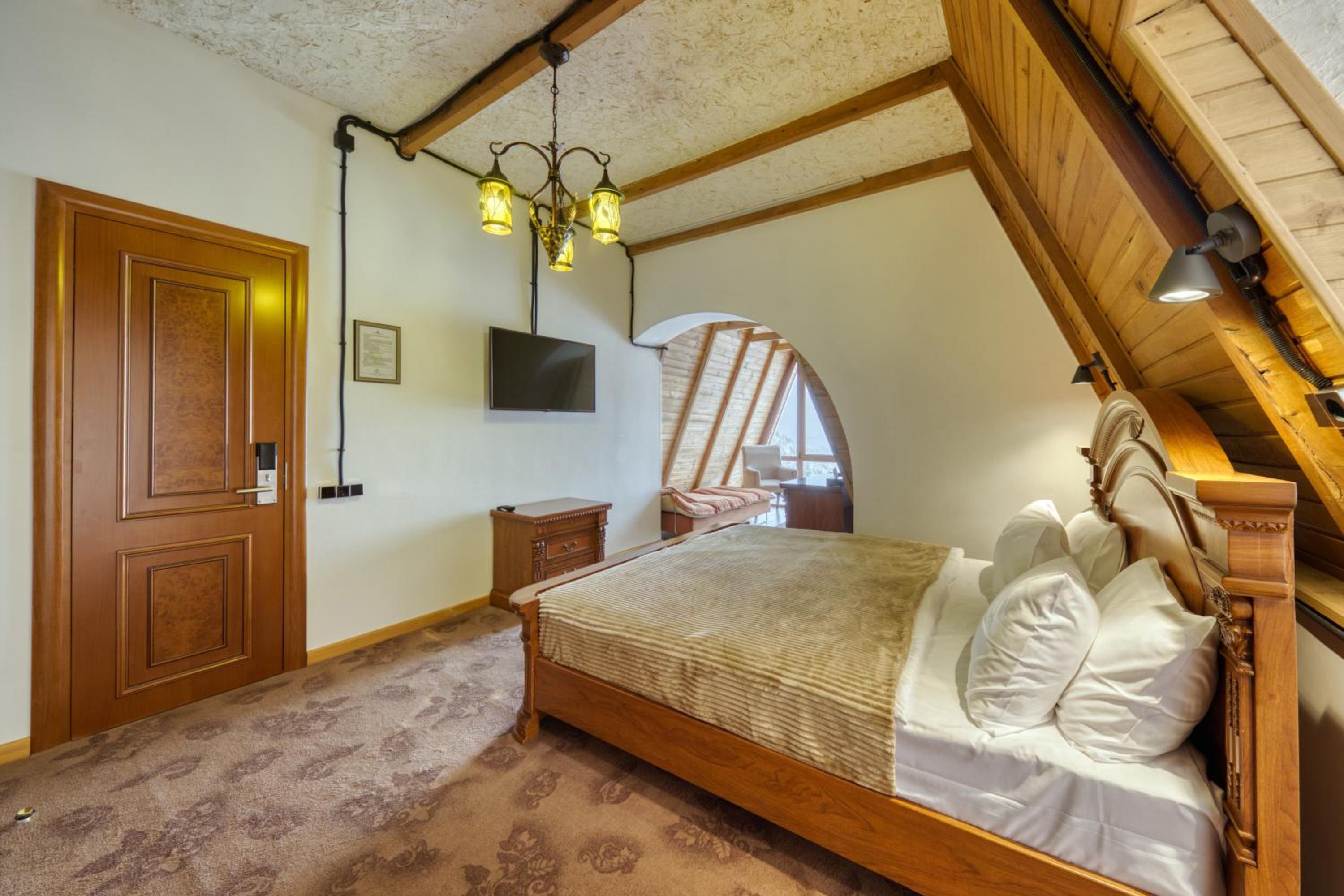 Suite with Mountain View photo 1