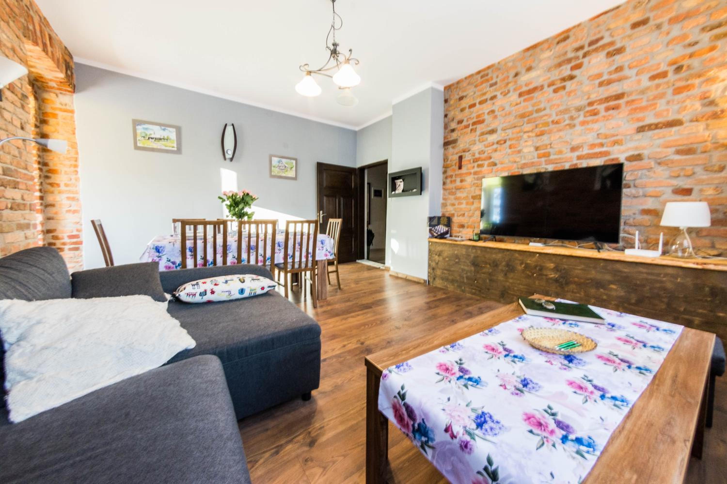 Three-Bedroom Apartment with Sauna - Photo 4