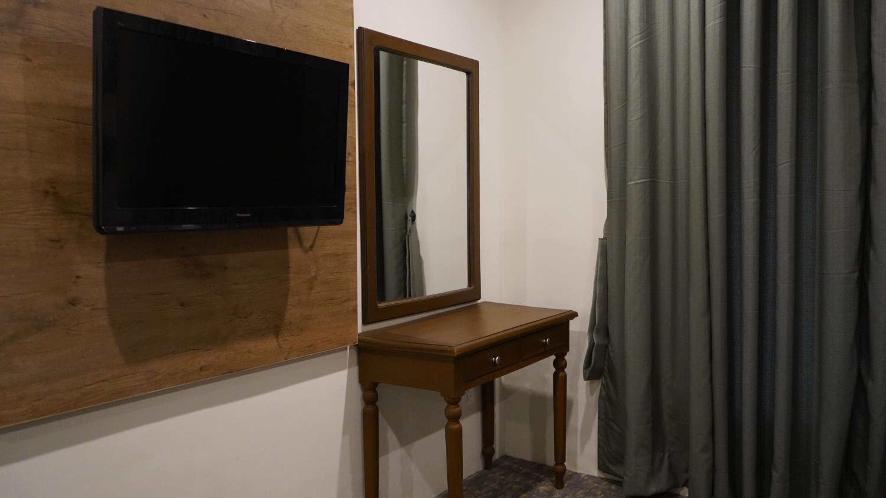 Deluxe Single Room