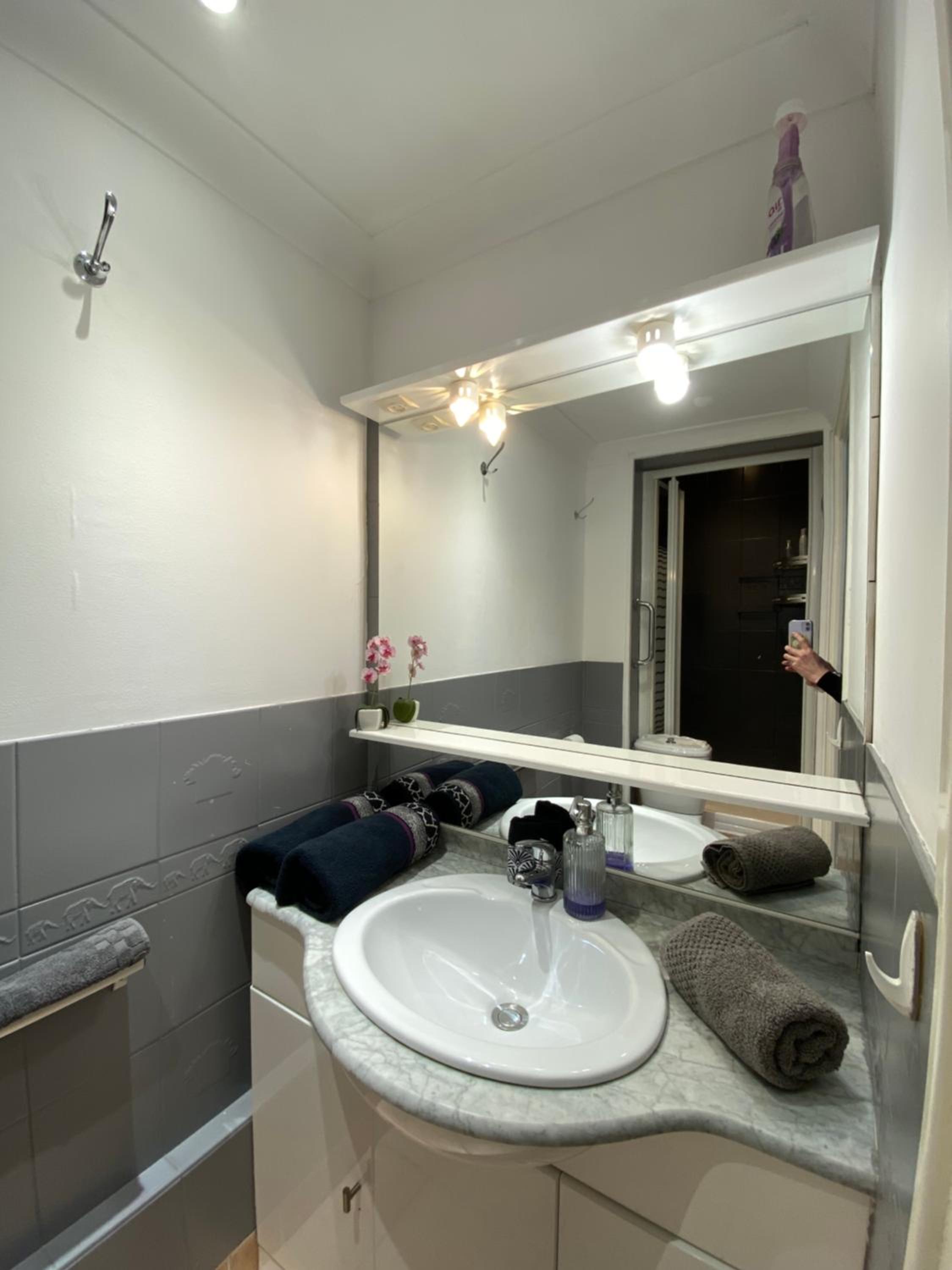 One-Bedroom Apartment - Photo 14