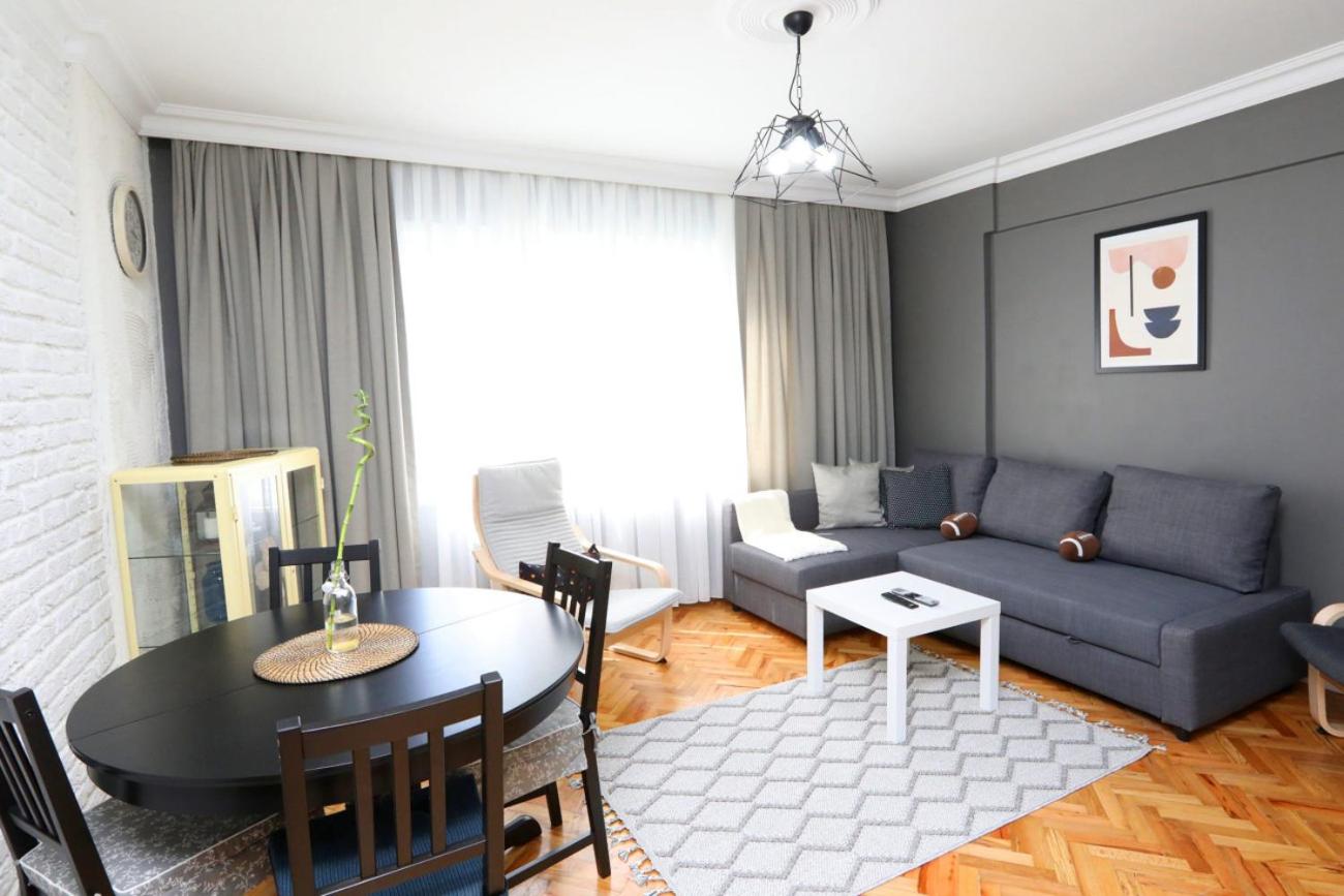 Apartment photo 2