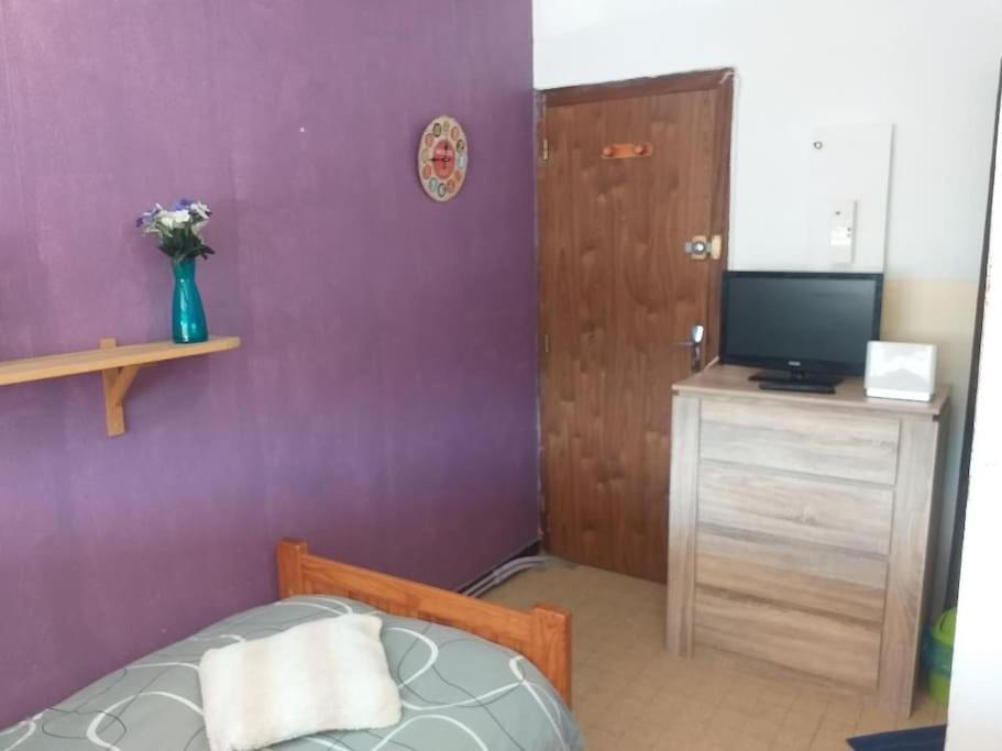 Studio Apartment photo 2