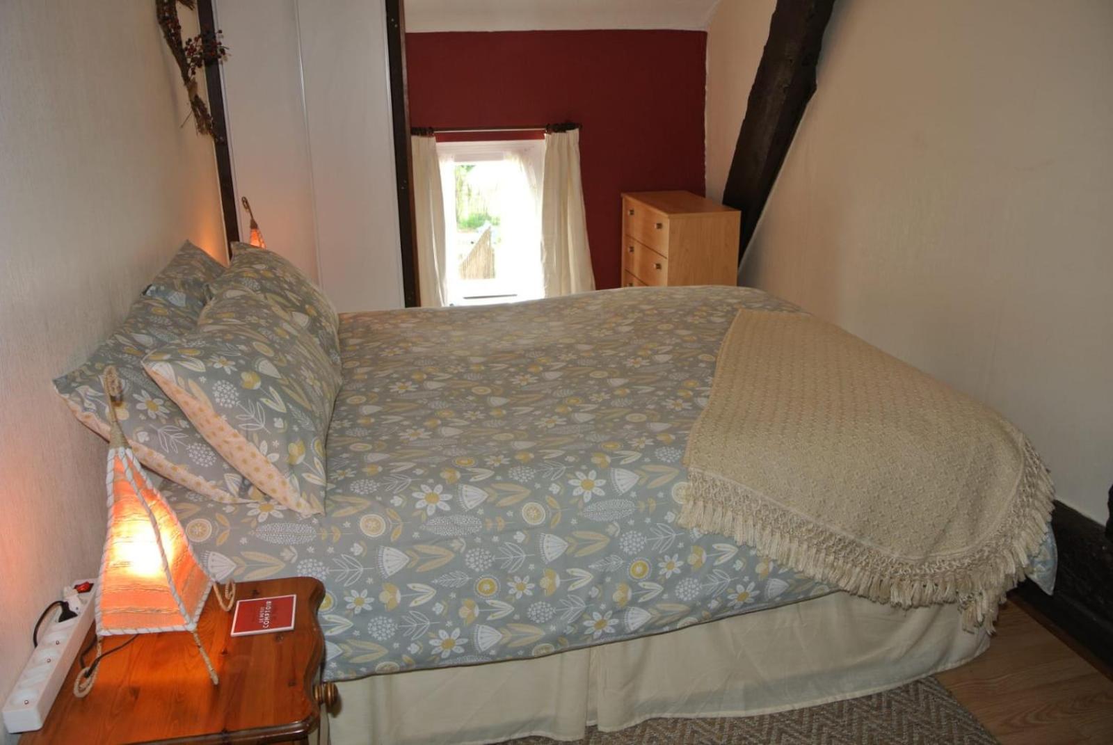 Three-Bedroom House photo 2