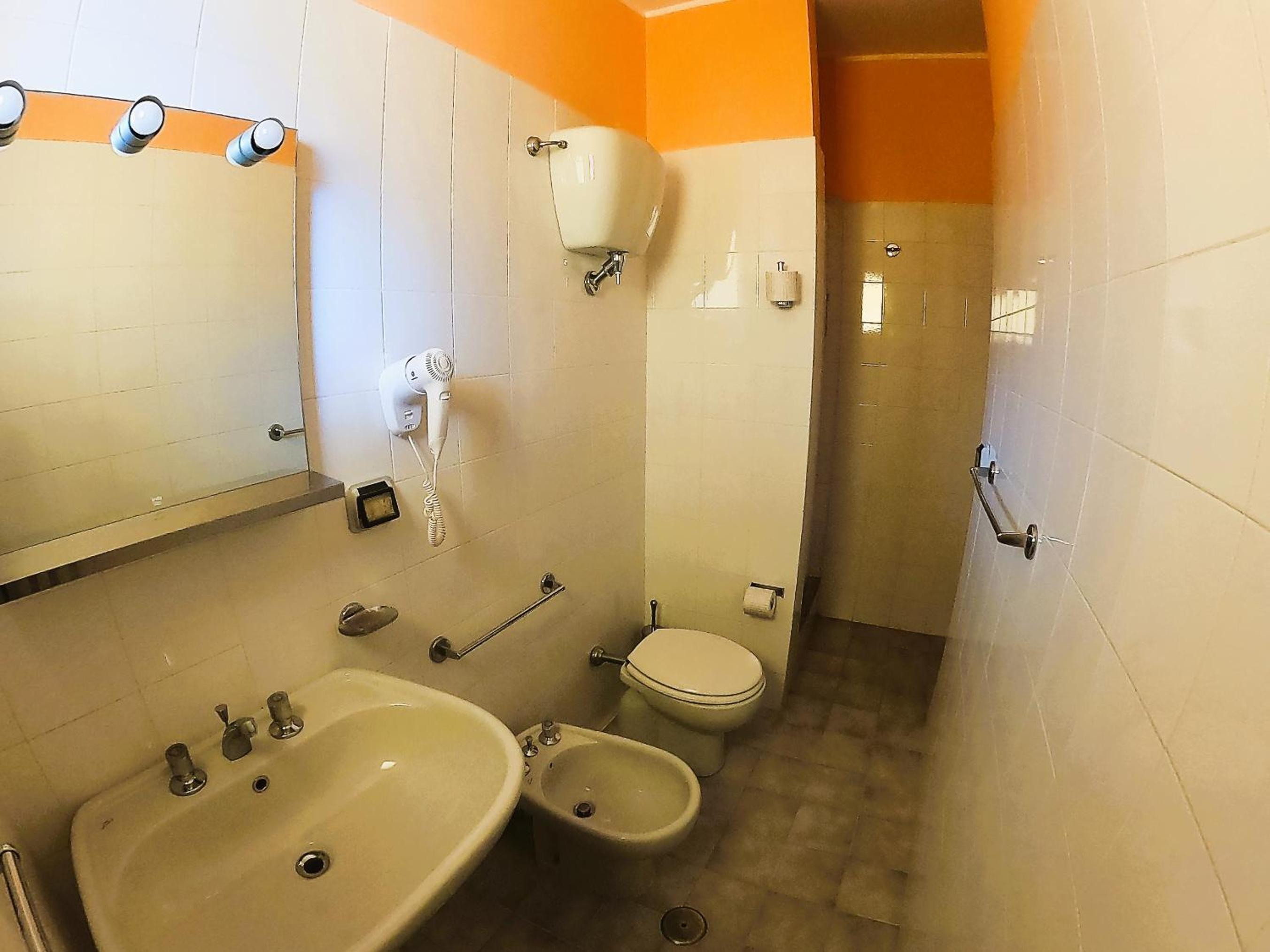 Standard Triple Room - Photo 2