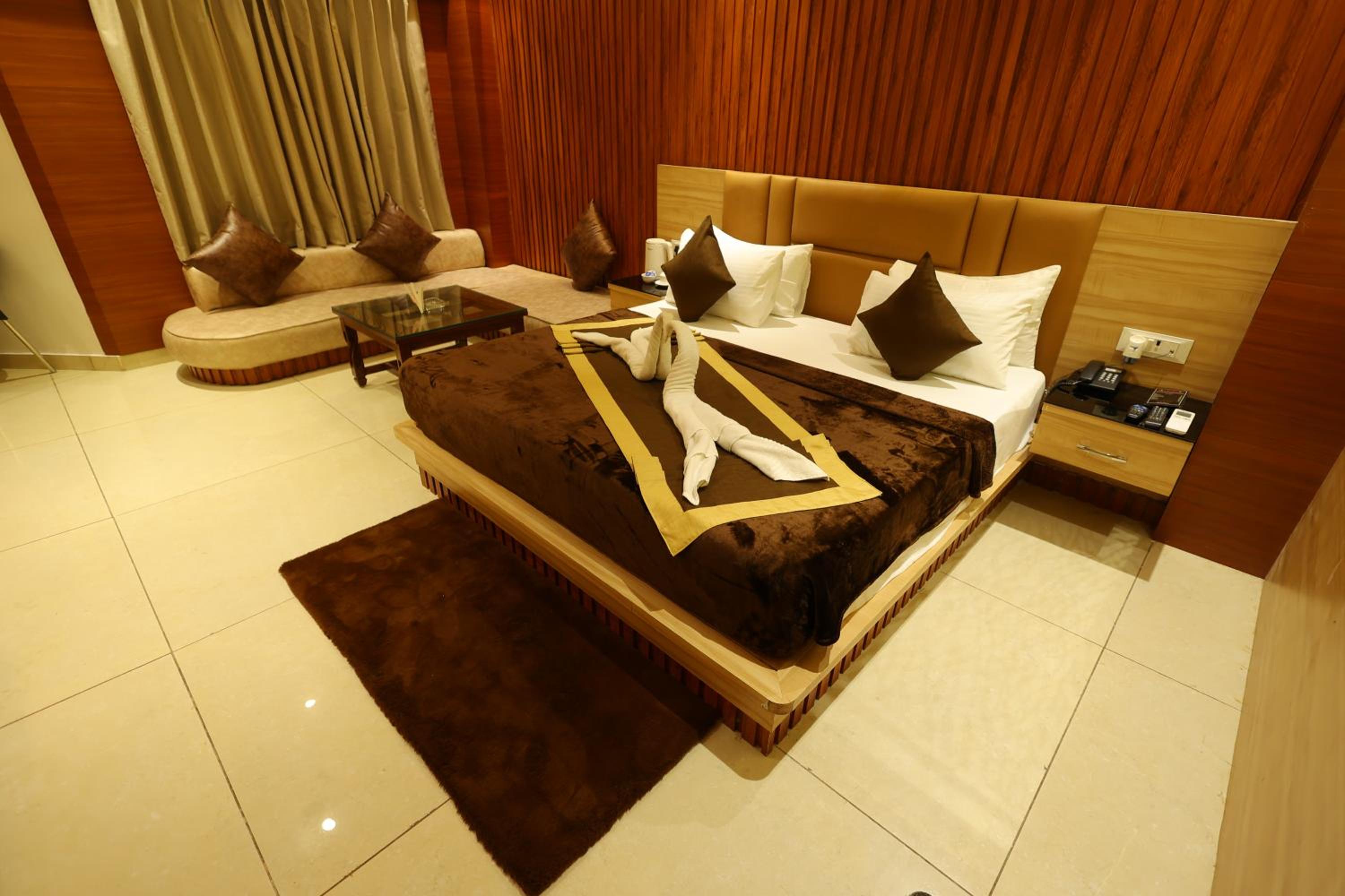 Deluxe Room - Photo 1