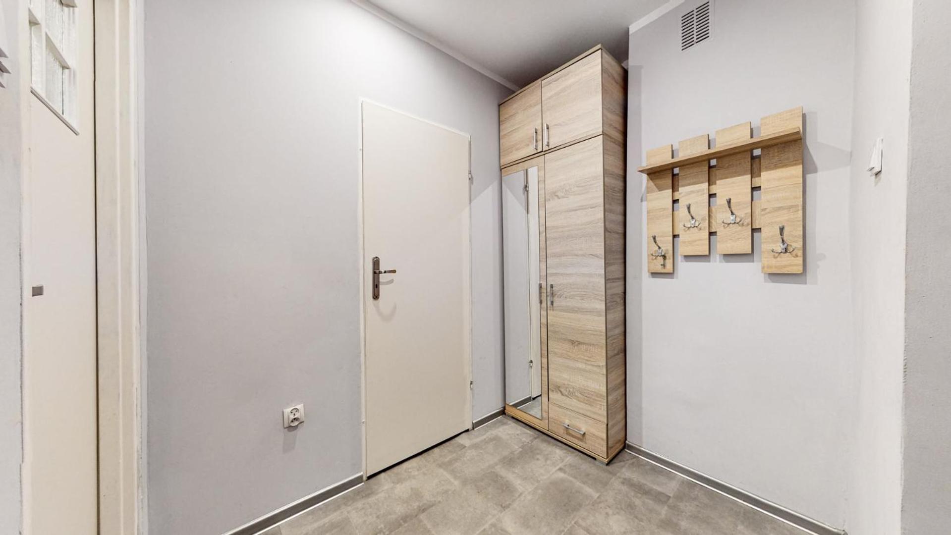 Studio Apartment - Photo 24