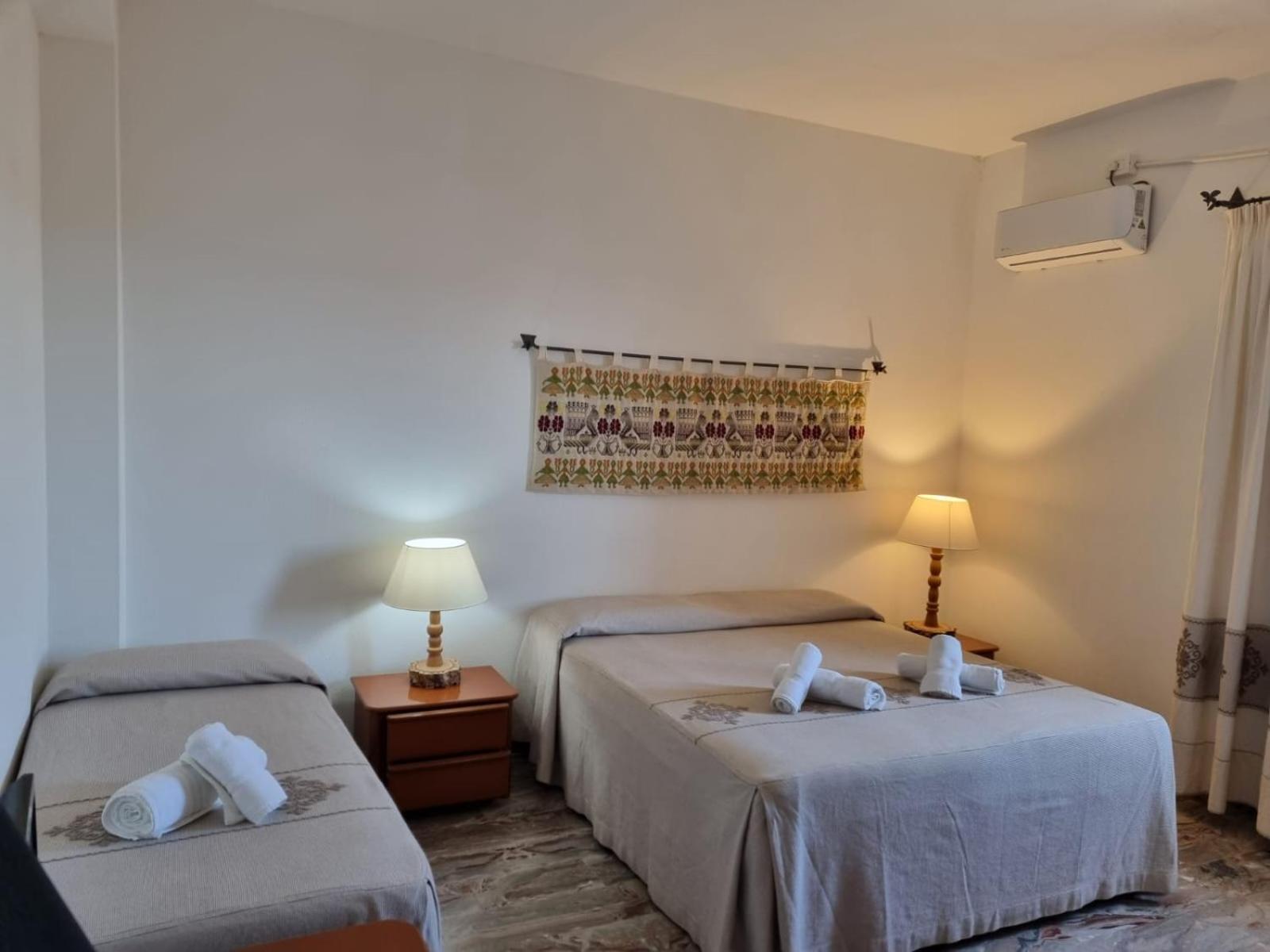 Double or Twin Room with Sea View - Photo 6