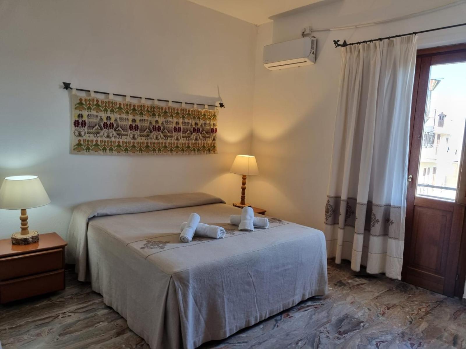 Double or Twin Room with Sea View - Photo 4
