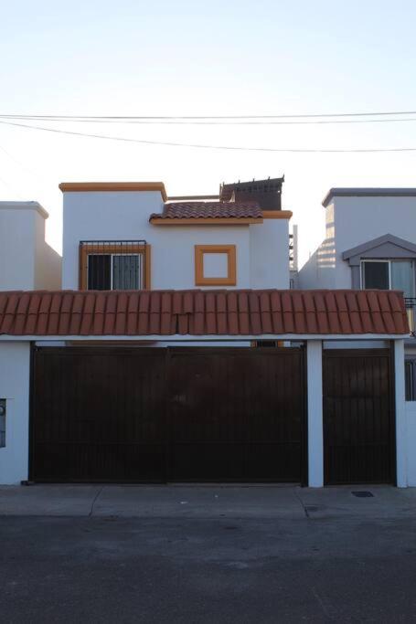 Three-Bedroom House - Photo 5