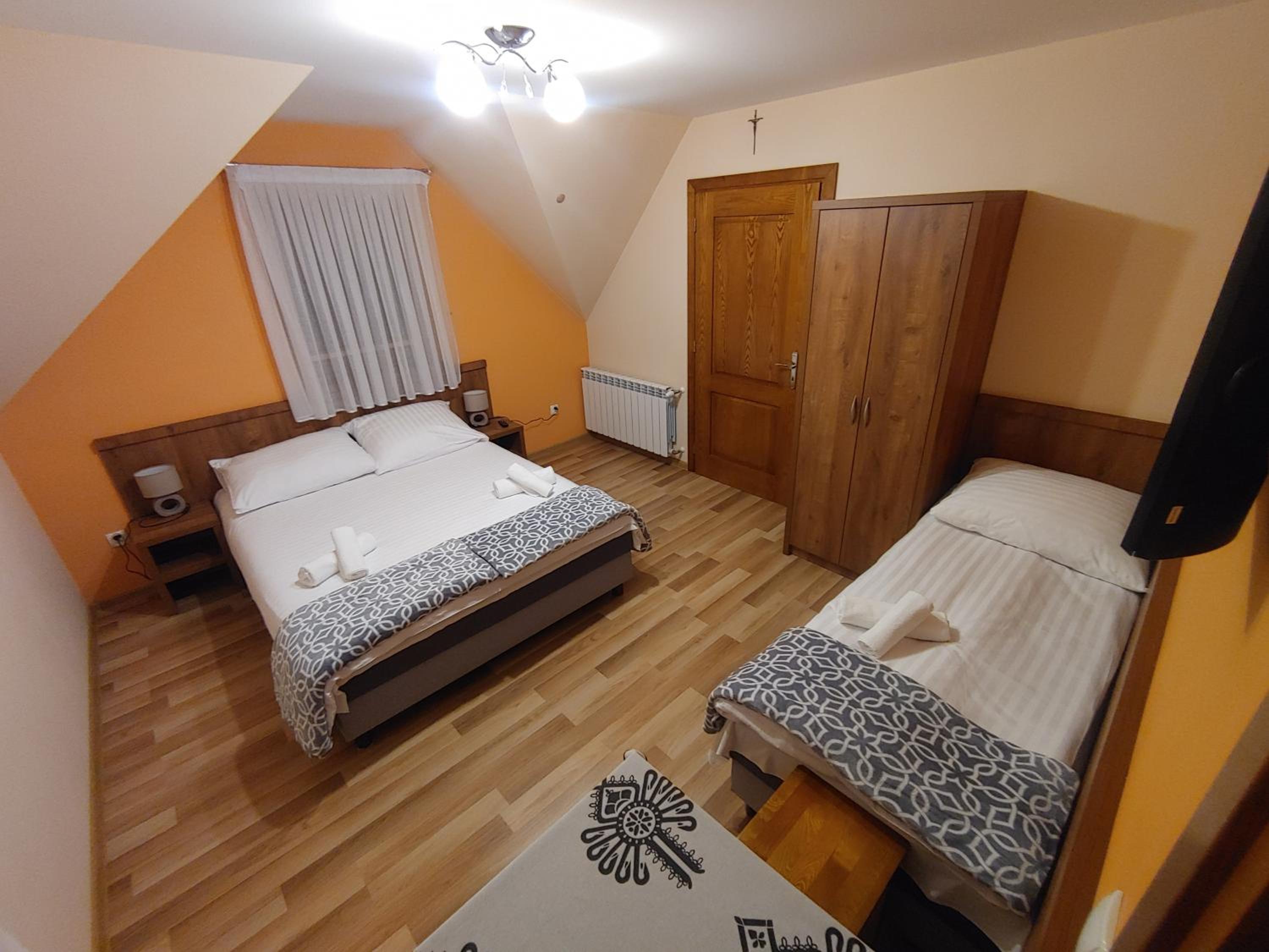 Deluxe Triple Room - Photo 32