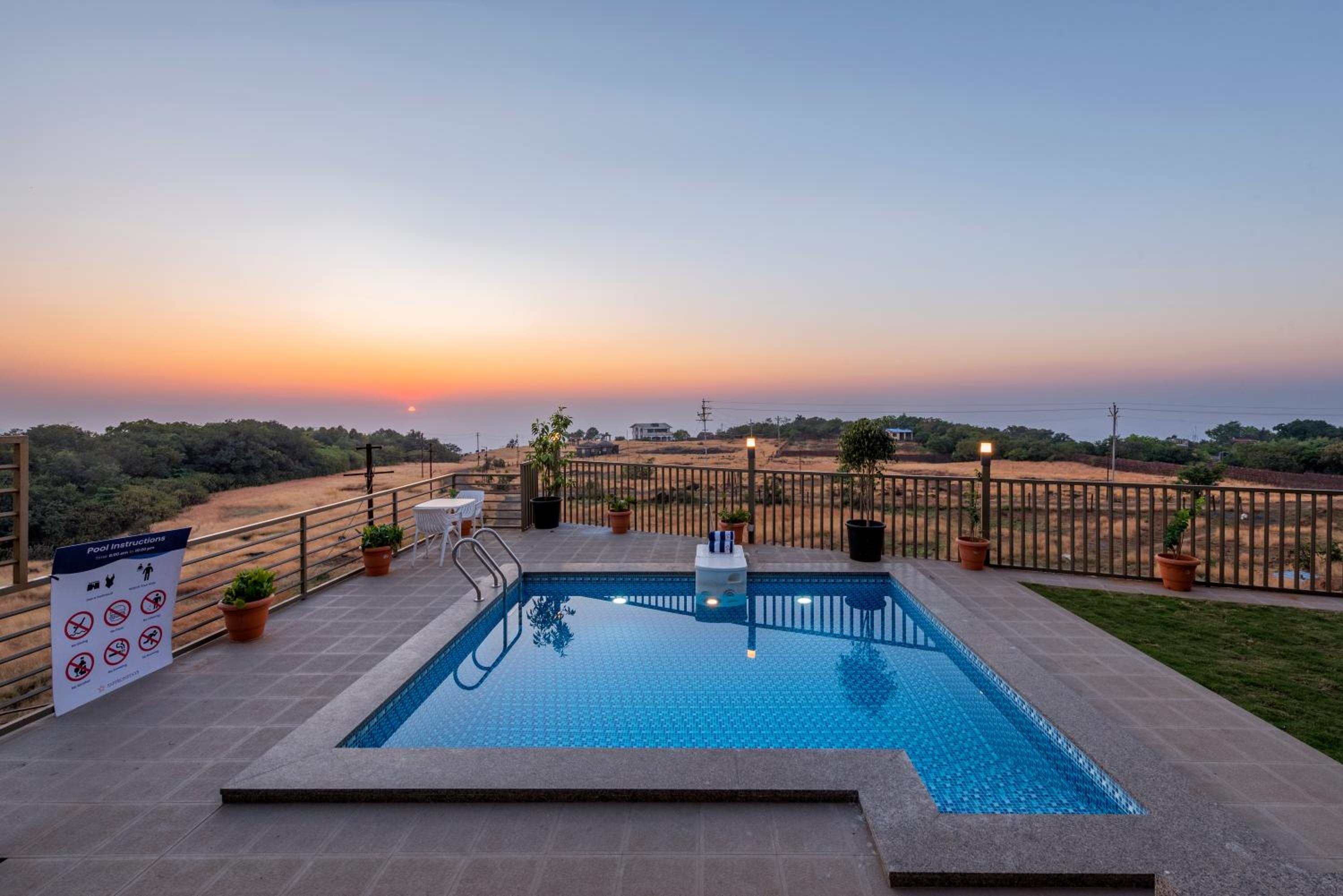 Villa with Private Pool - Photo 22