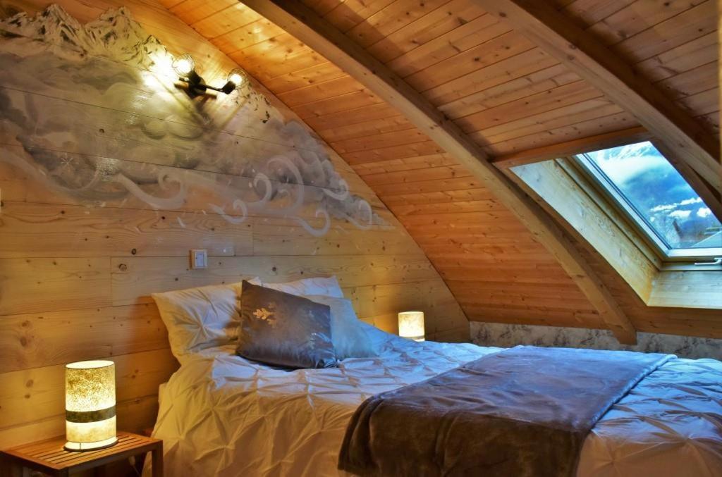Double Room with Private Bathroom - Photo 13