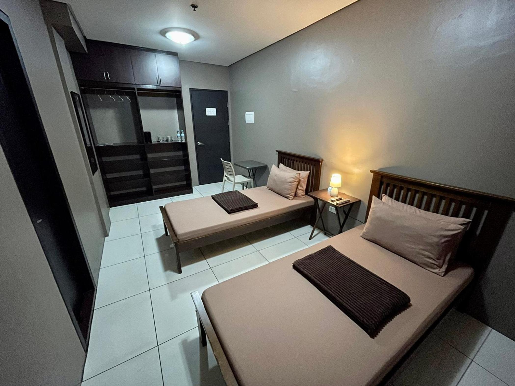 Twin Room - Photo 3